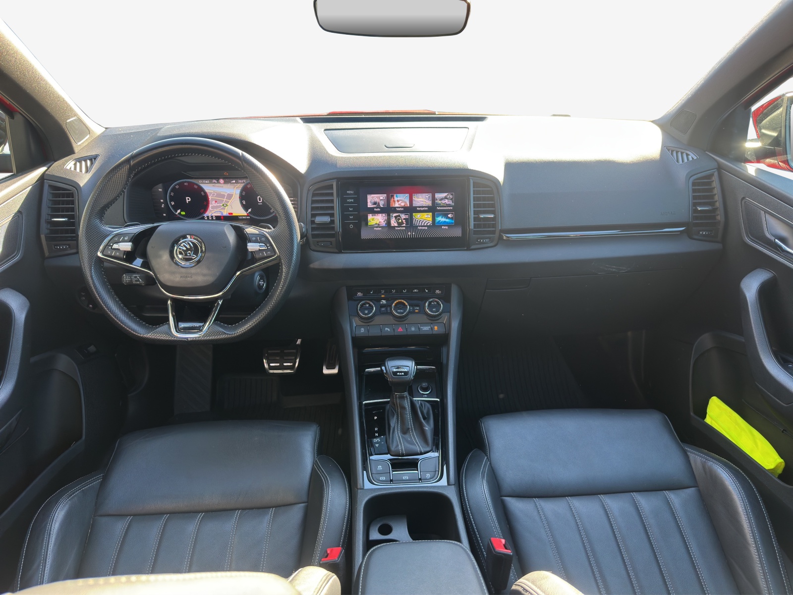SKODA Karoq 2.0 TSI SportLine 4x4 DSG-image-8
