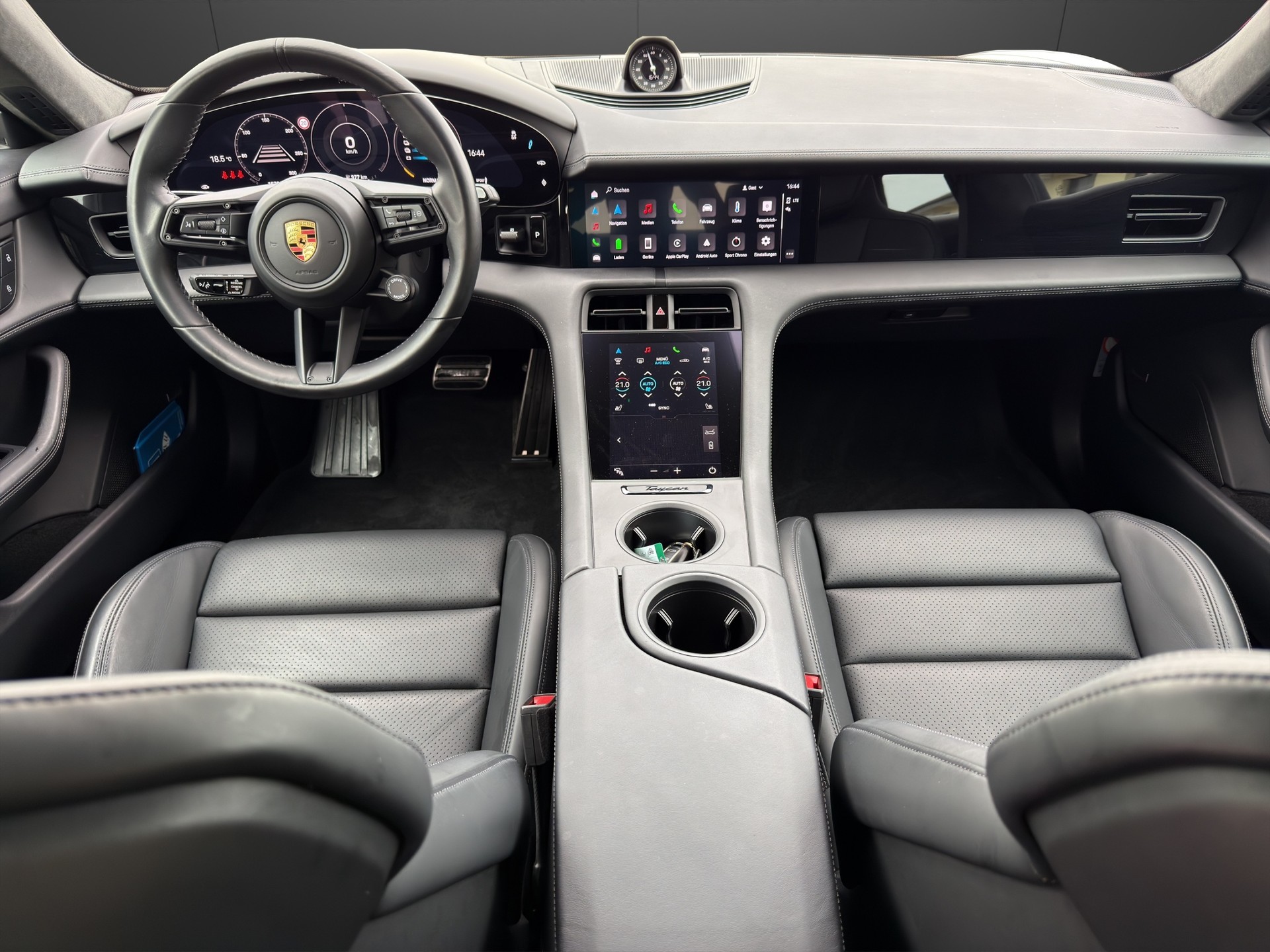 PORSCHE Taycan GTS / CH-Fahrzeug-image-10