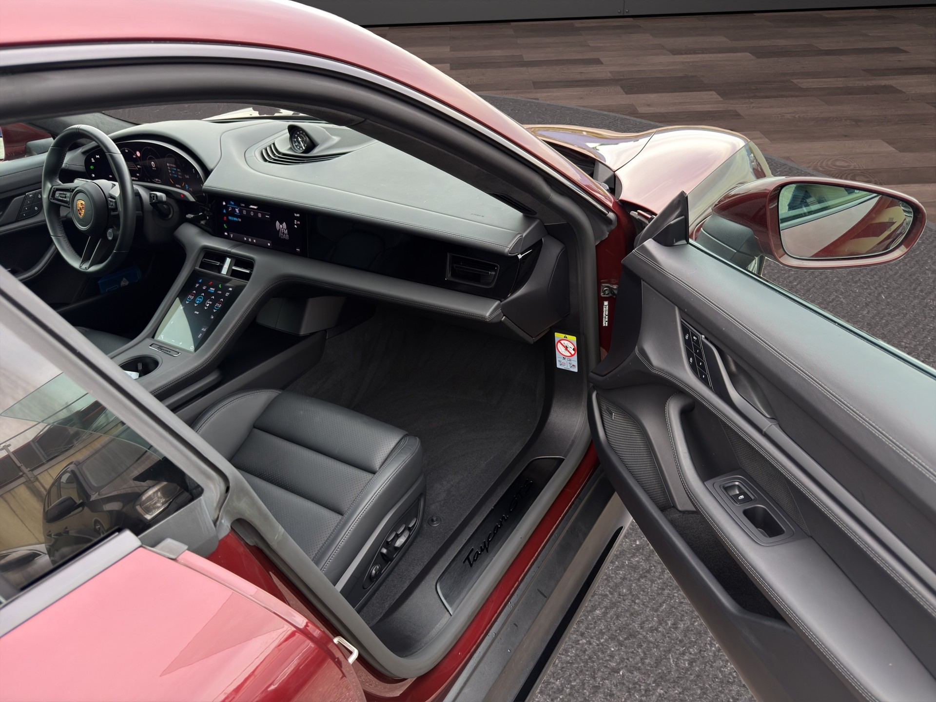 PORSCHE Taycan GTS / CH-Fahrzeug-image-20