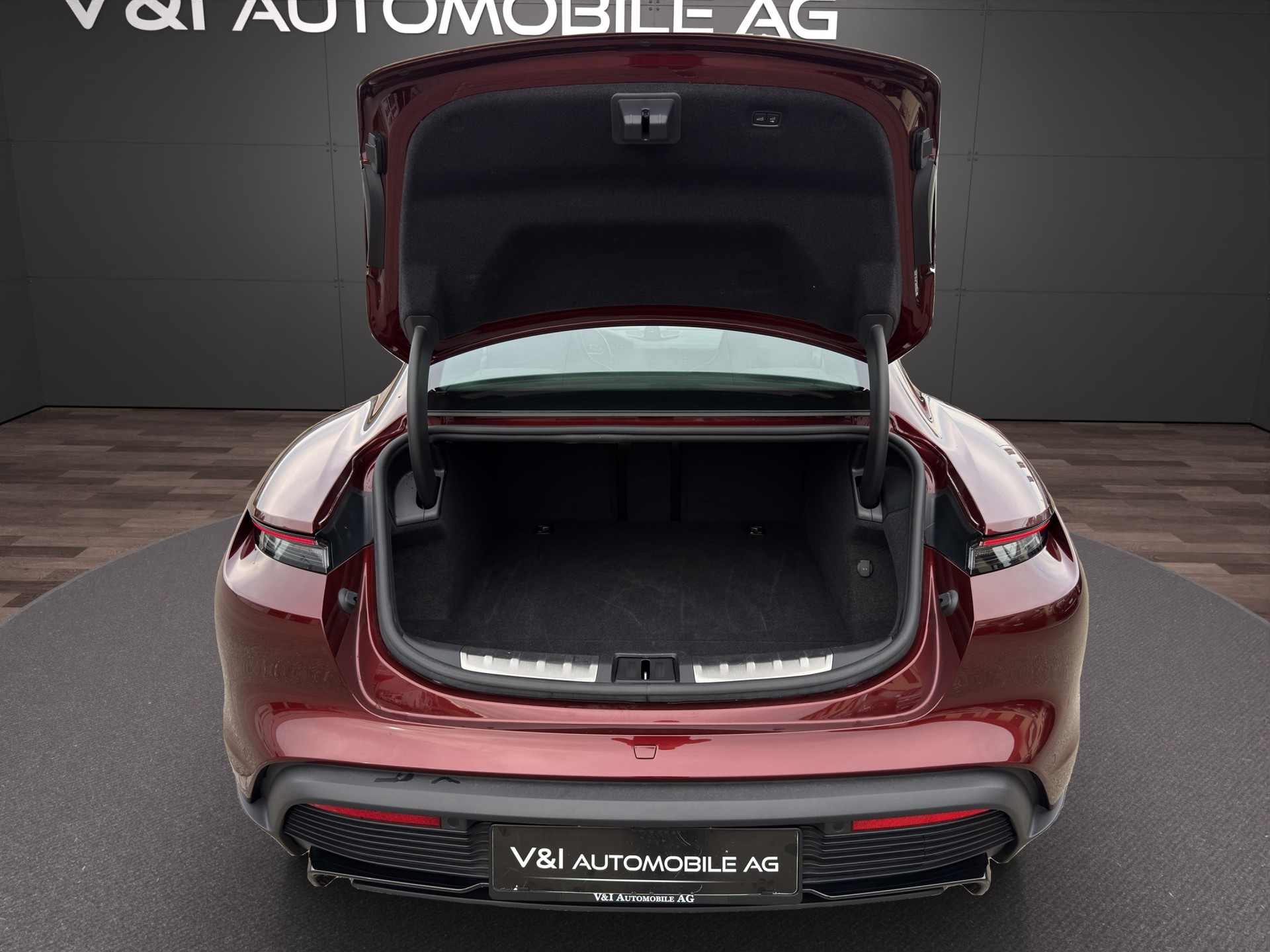PORSCHE Taycan GTS / CH-Fahrzeug-image-23