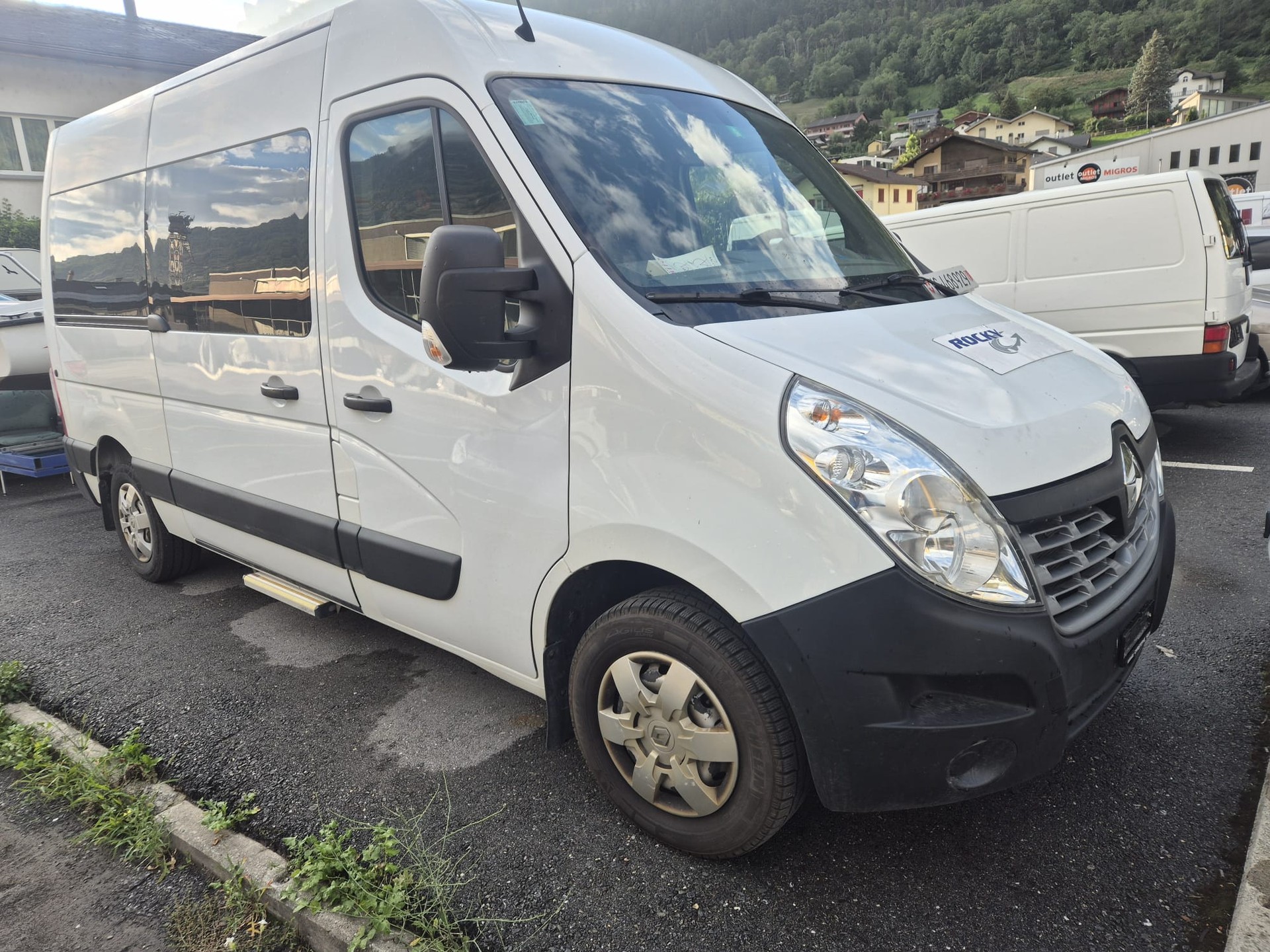RENAULT Master T35 ENERGY dCi 145 Kombi L2H2-image-0