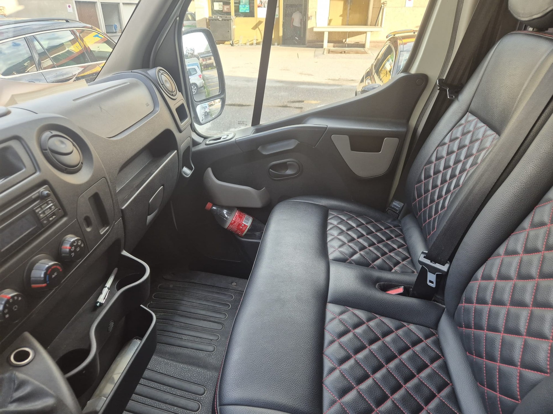 RENAULT Master T35 ENERGY dCi 145 Kombi L2H2-image-3