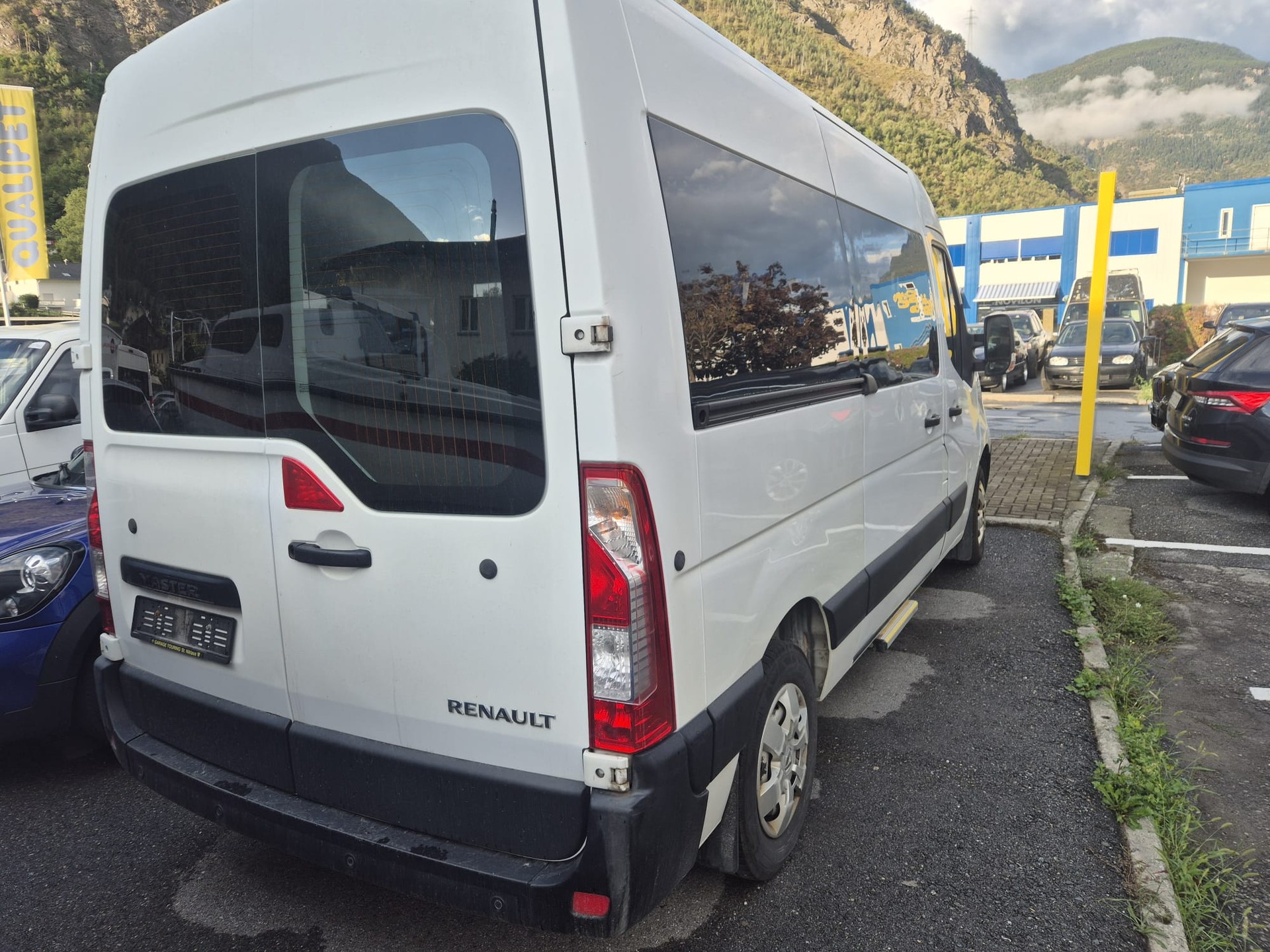 RENAULT Master T35 ENERGY dCi 145 Kombi L2H2-image-1