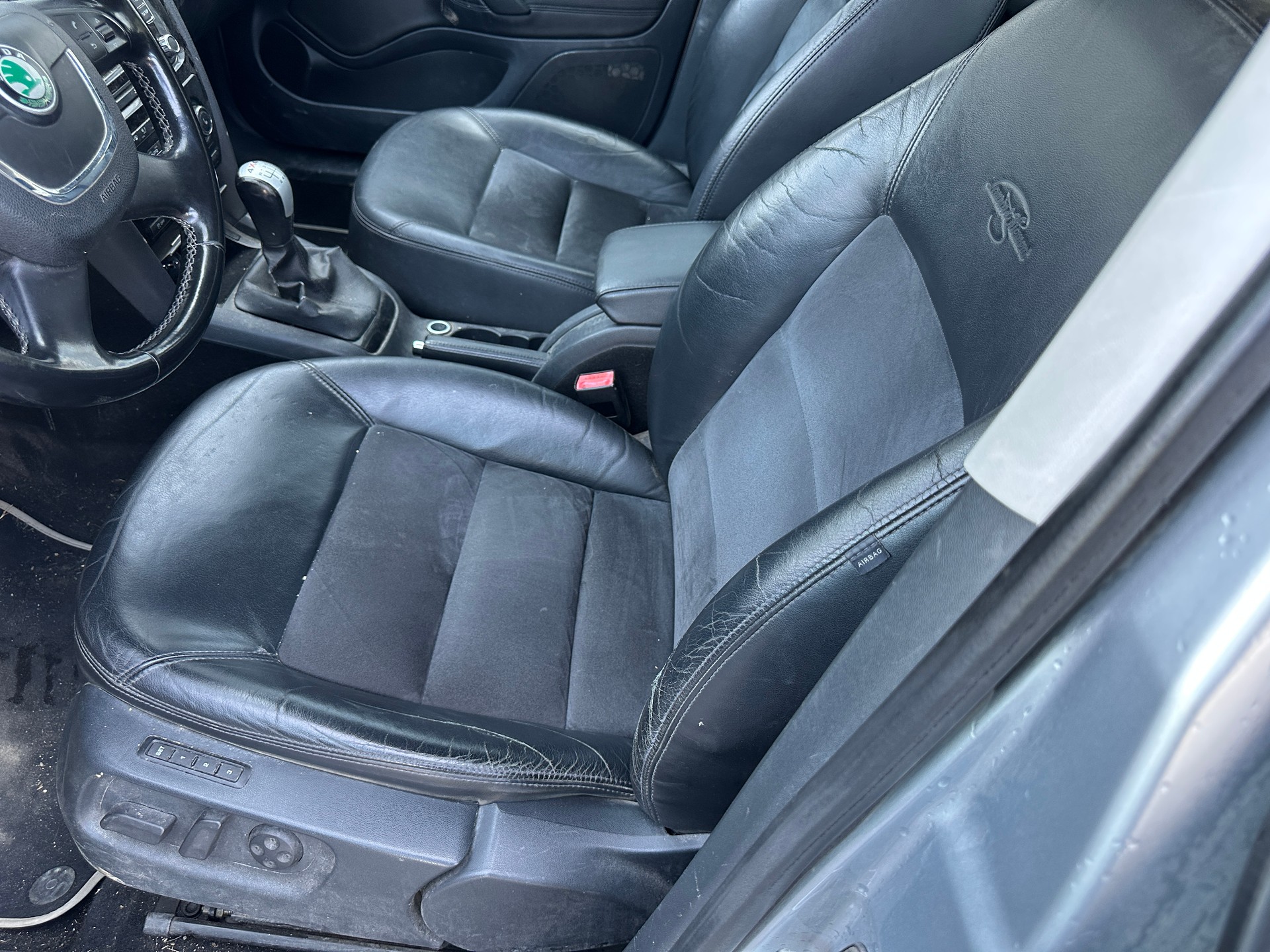 SKODA Octavia Combi 2.0 TDI Laurin & Klement 4x4-image-3