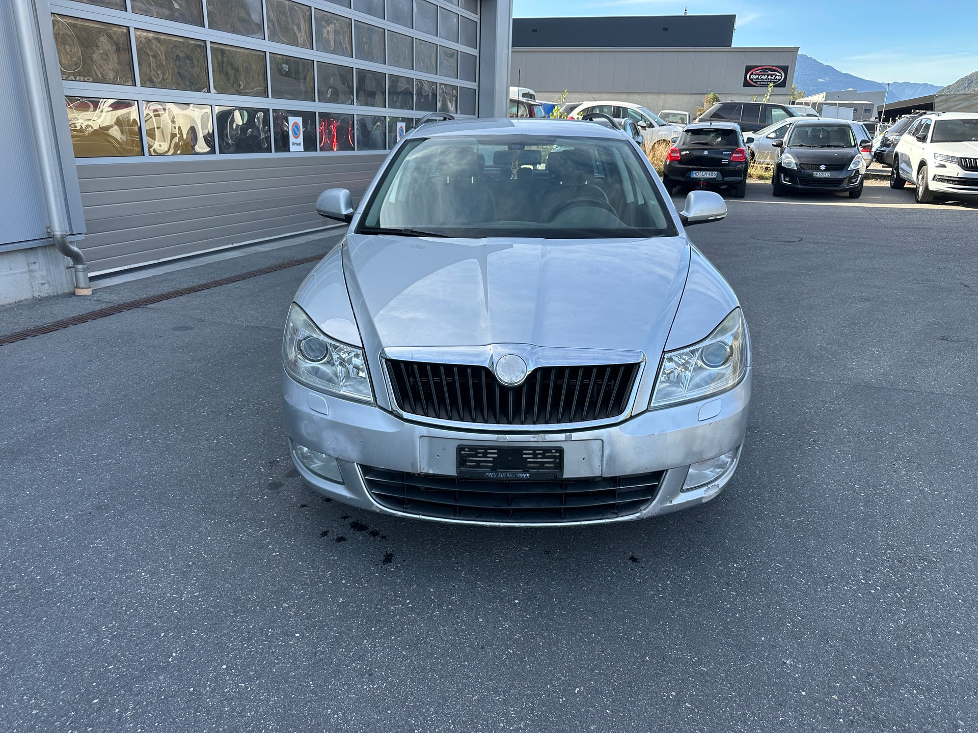 SKODA Octavia Combi 2.0 TDI Laurin & Klement 4x4-image-0