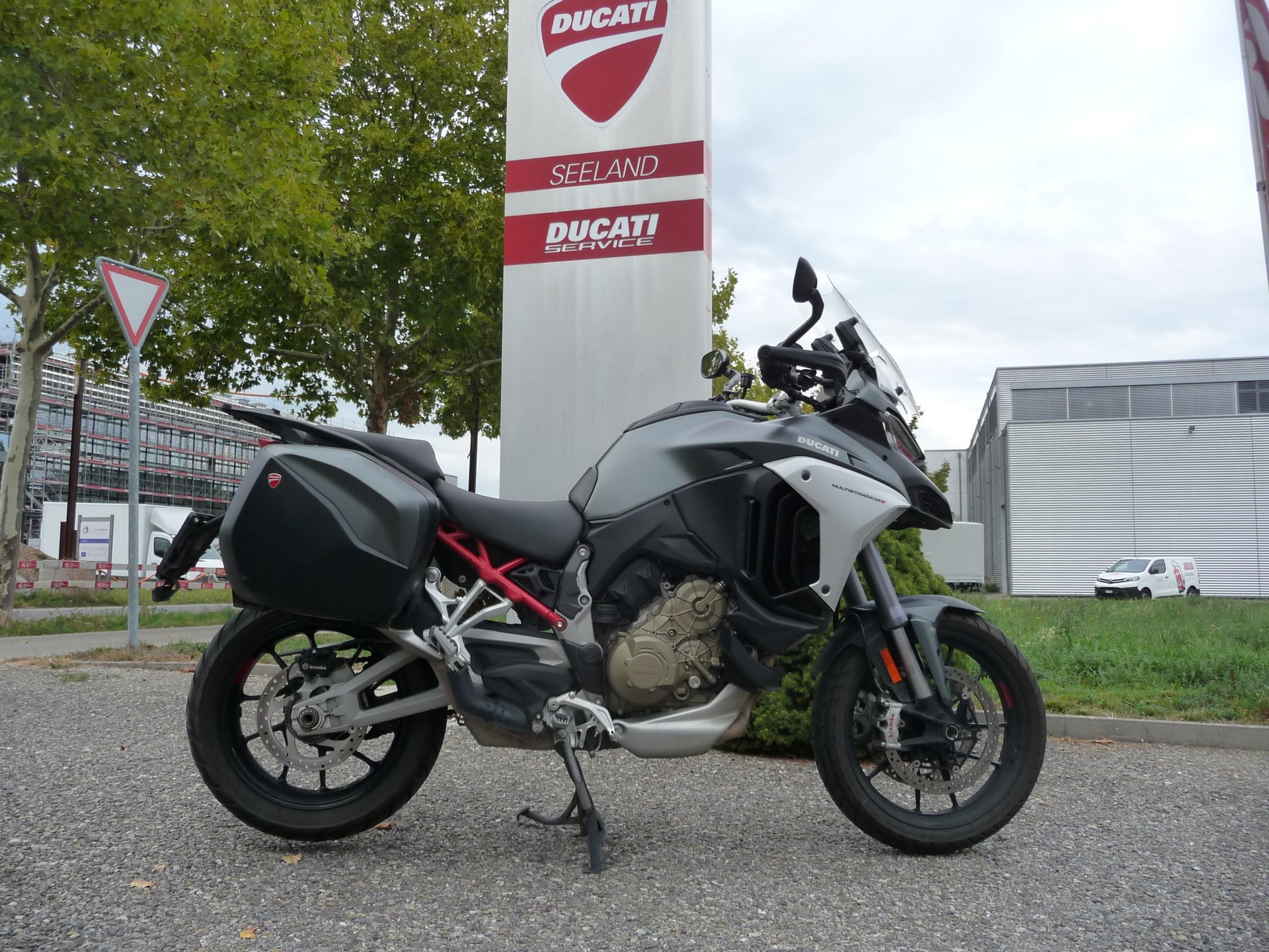 DUCATI Multistrada V4 S Travel & Radar