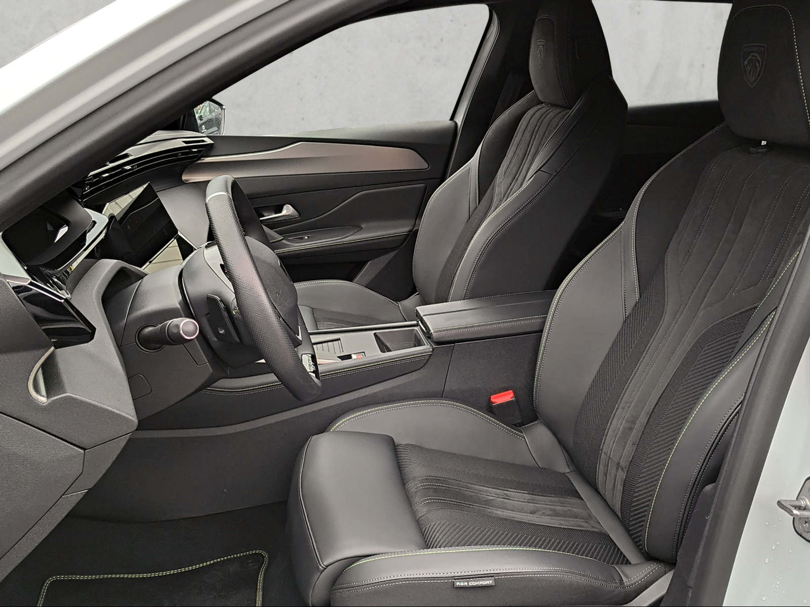 PEUGEOT 308 SW 1.2 Hybrid GT-image-10
