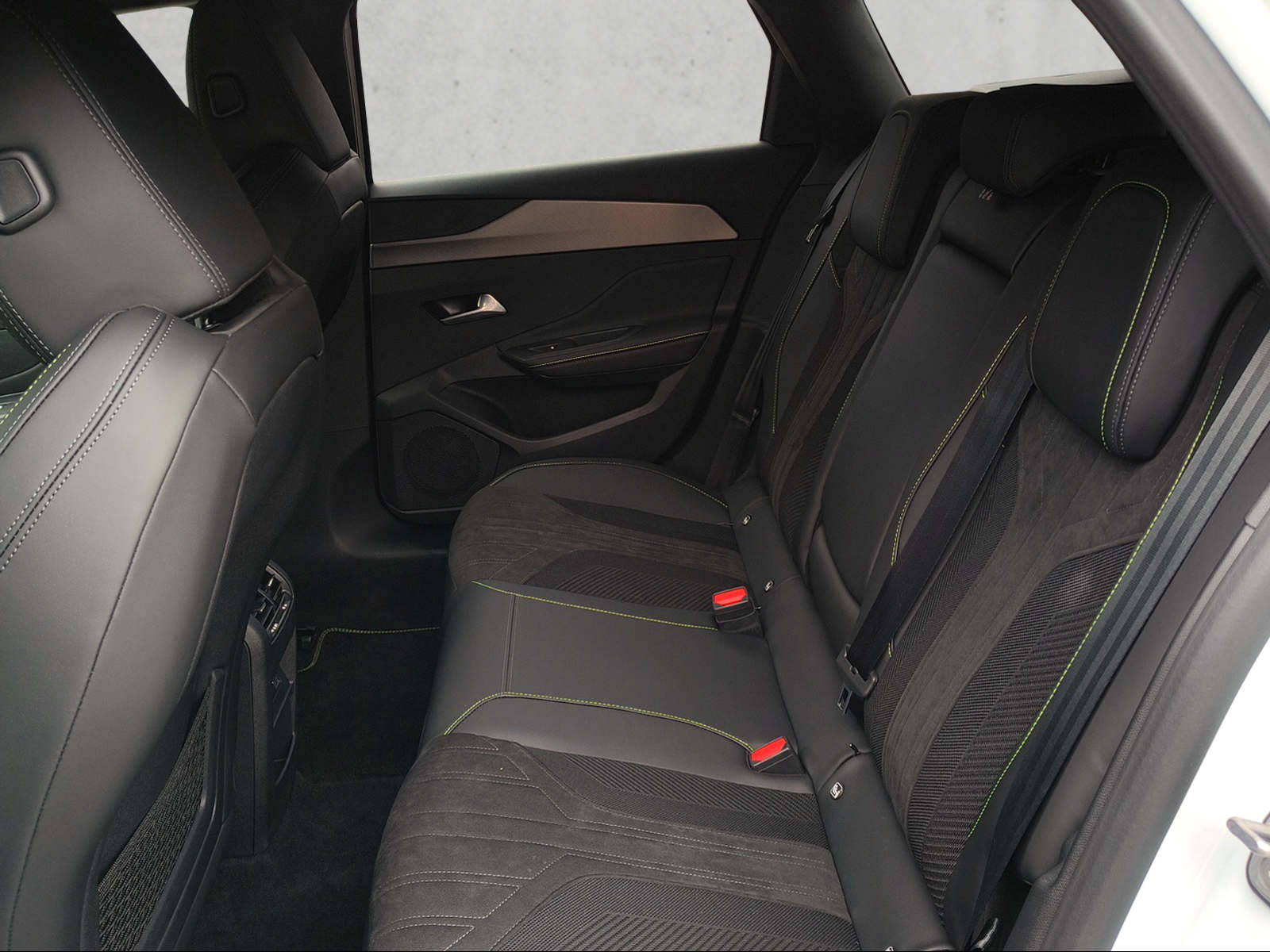 PEUGEOT 308 SW 1.2 Hybrid GT-image-9