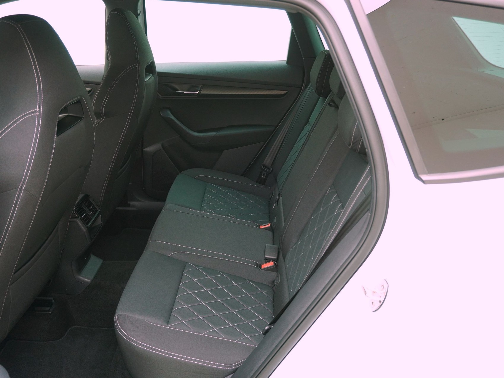 SKODA Karoq 2.0 TDI DSG Sport Line 4x4-image-10