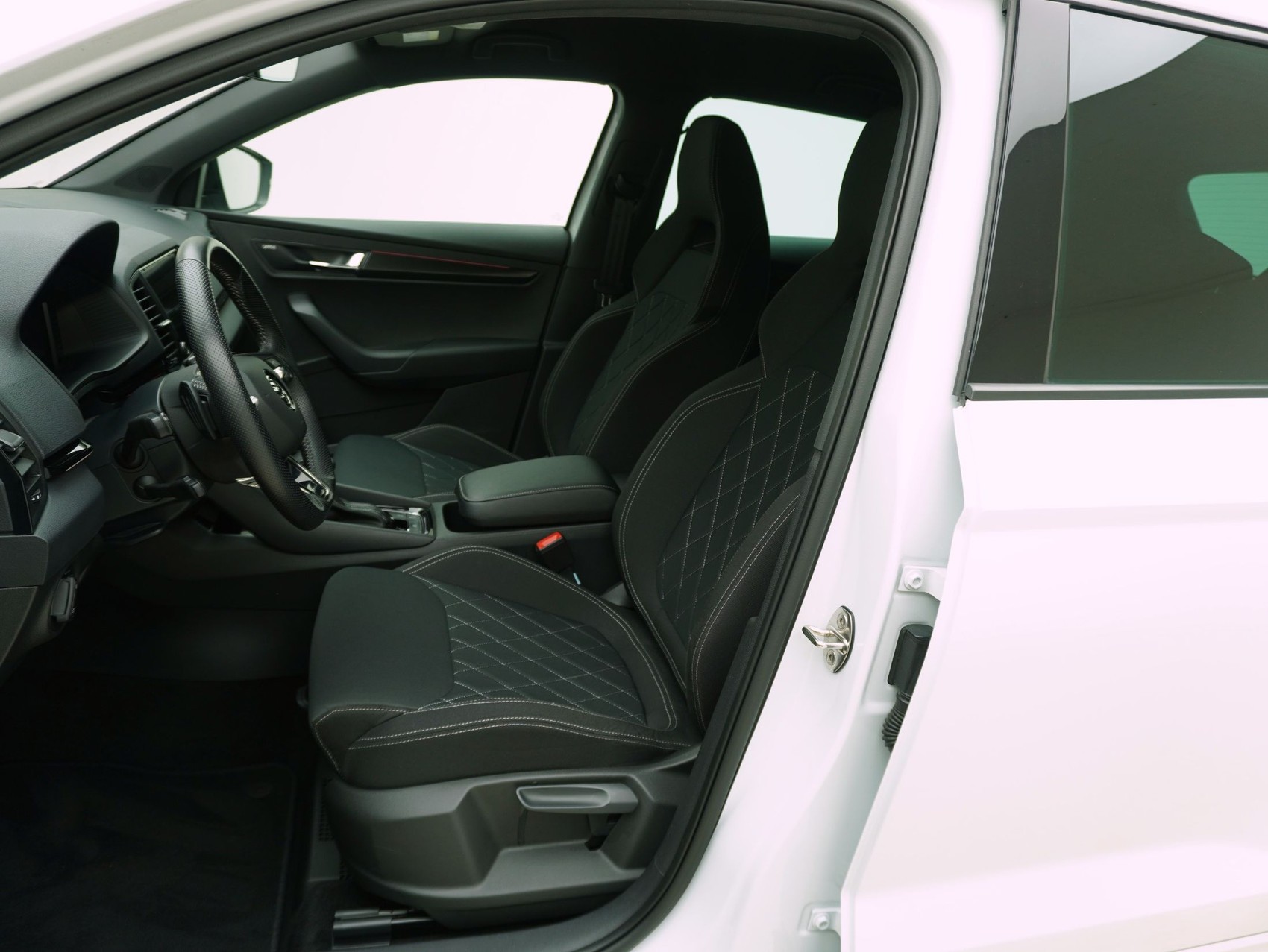 SKODA Karoq 2.0 TDI DSG Sport Line 4x4-image-8