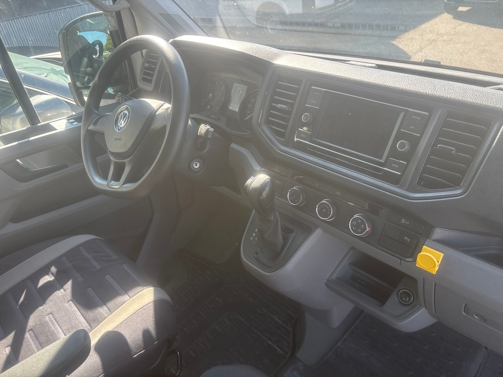 VW Crafter 35 2.0 TDI Entry L3 A-image-9