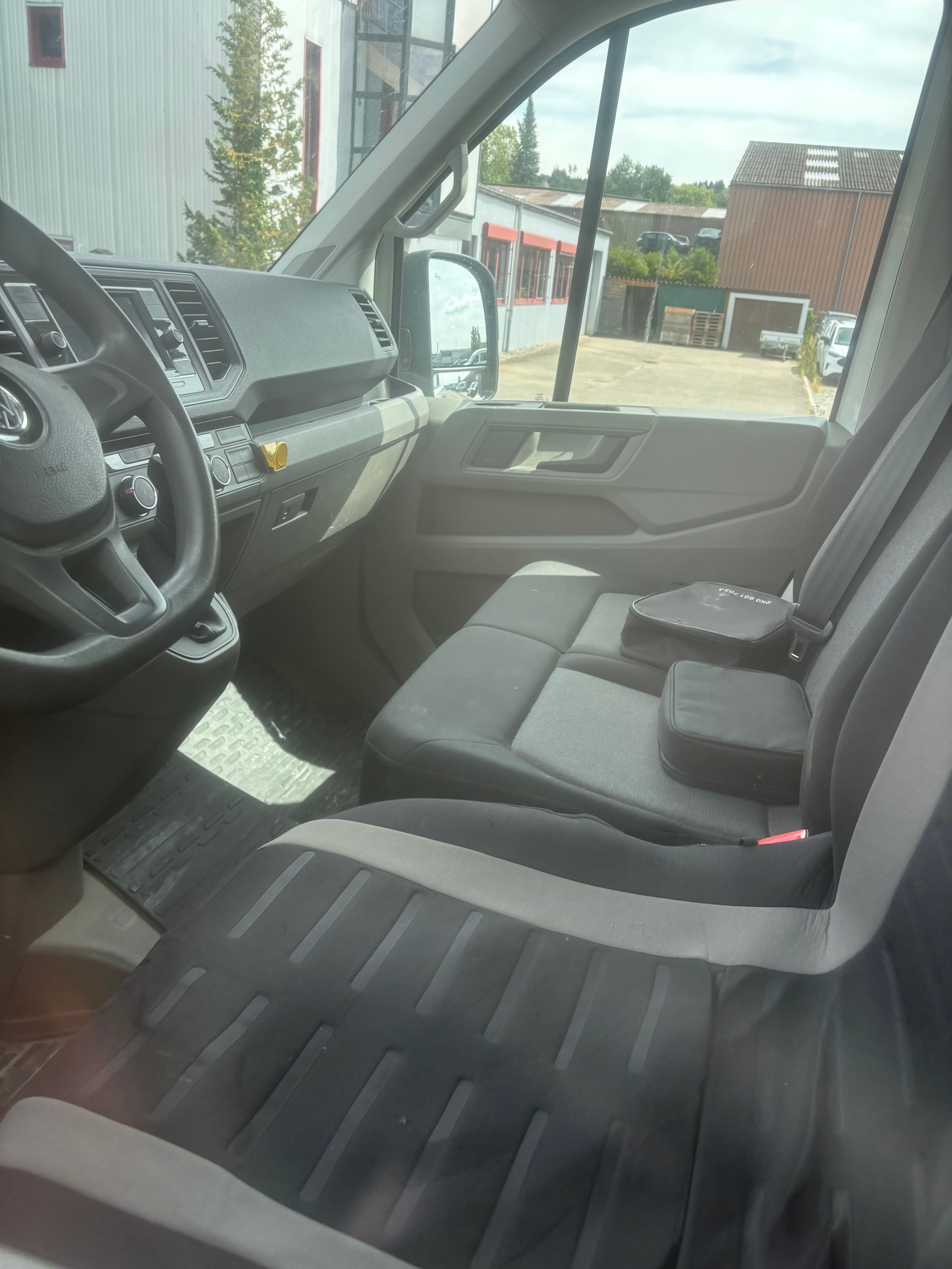VW Crafter 35 2.0 TDI Entry L3 A-image-4