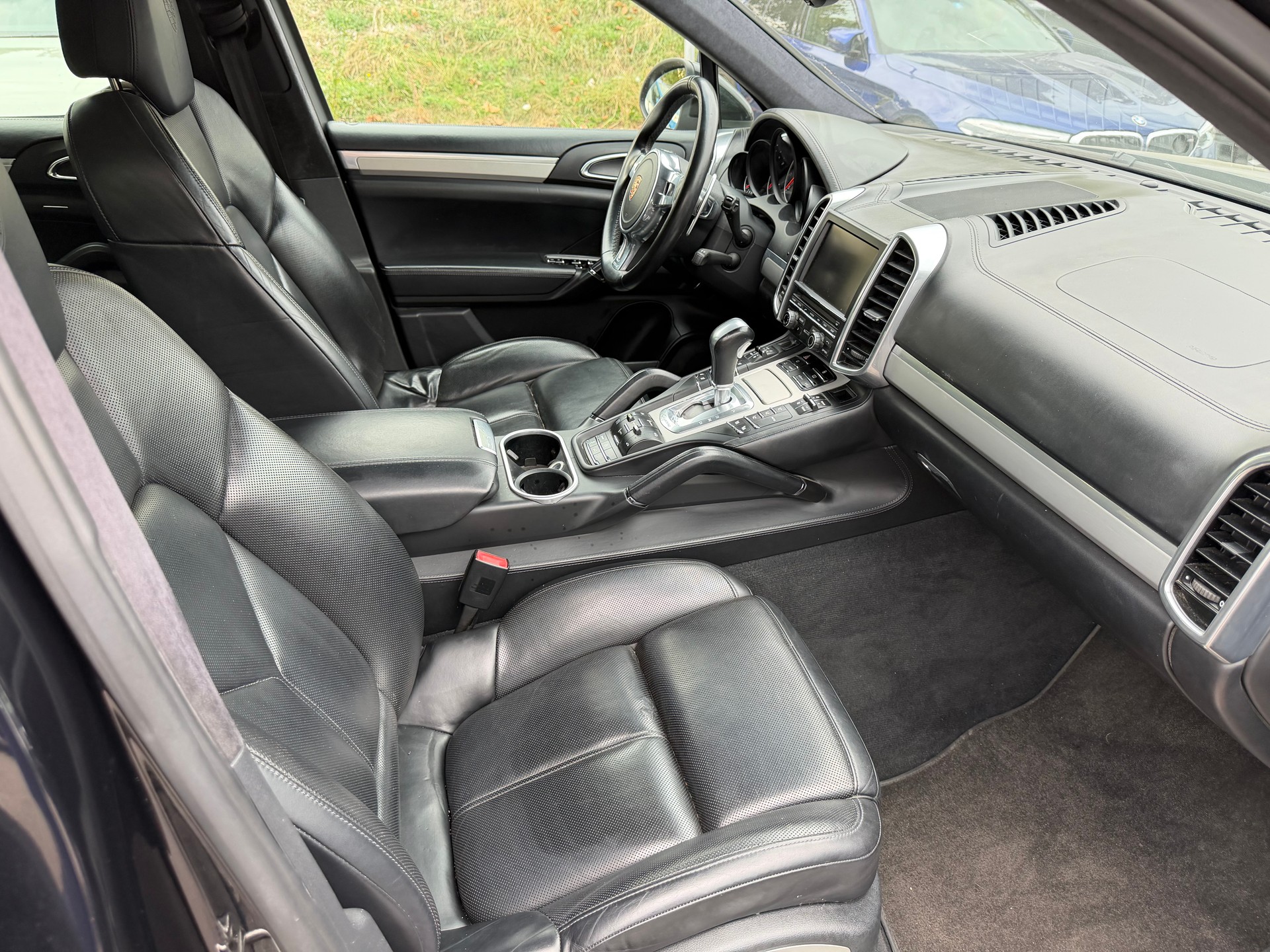 PORSCHE Cayenne Turbo-image-6