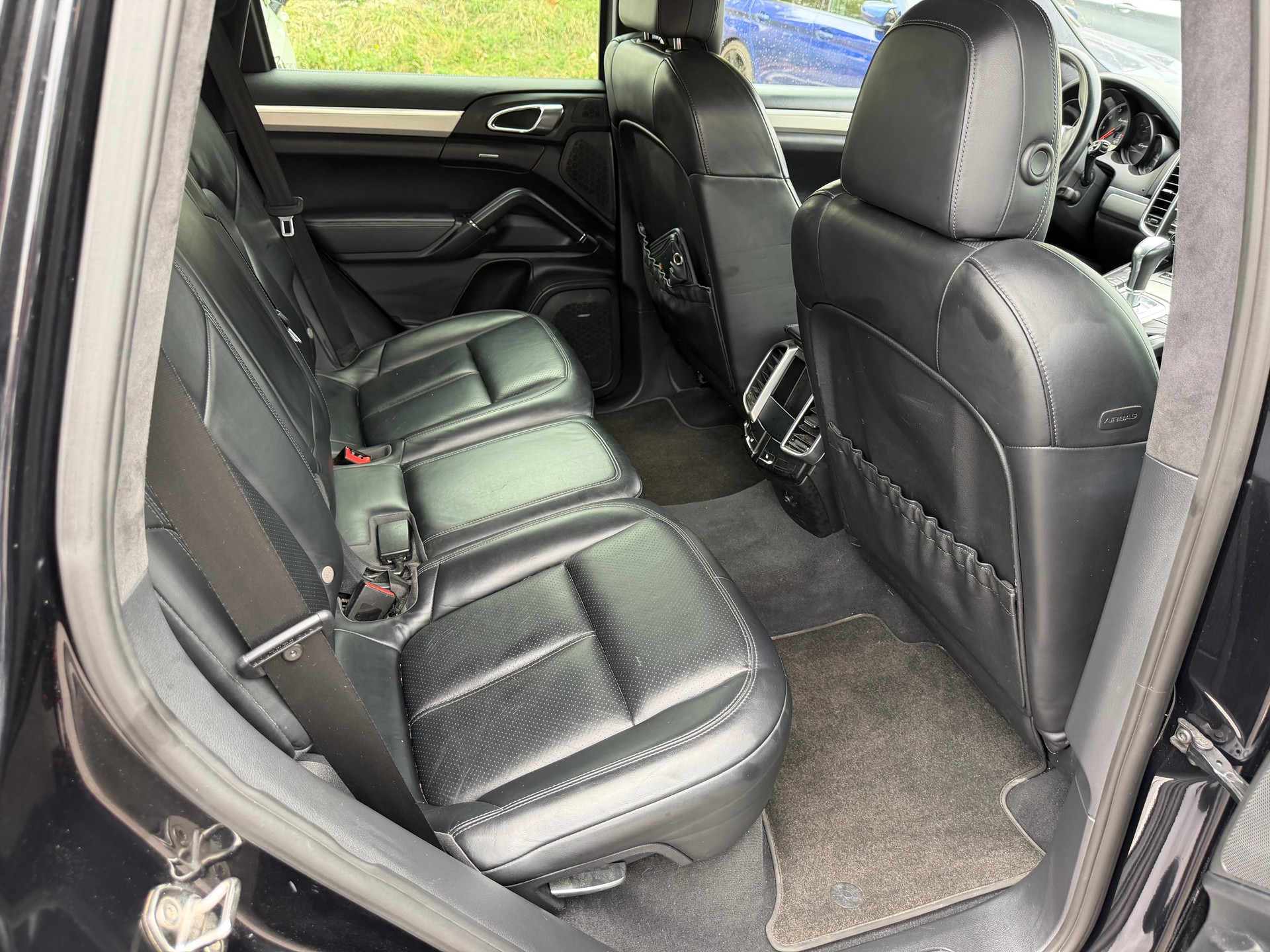 PORSCHE Cayenne Turbo-image-10