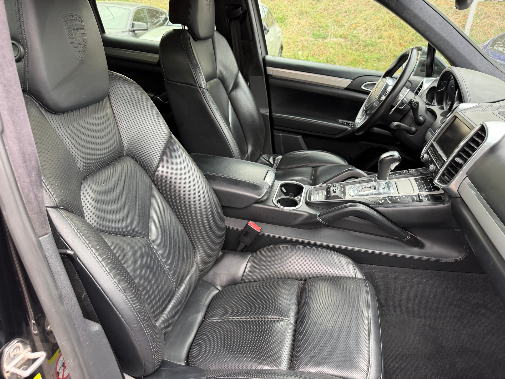 PORSCHE Cayenne Turbo-image-8