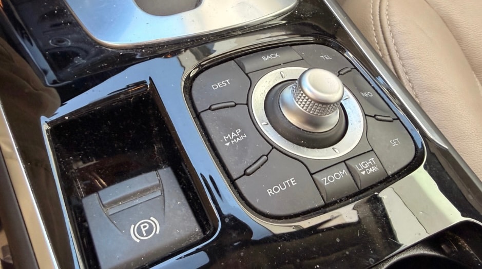 RENAULT Latitude 3.0 dCi Initiale active-shift-image-8