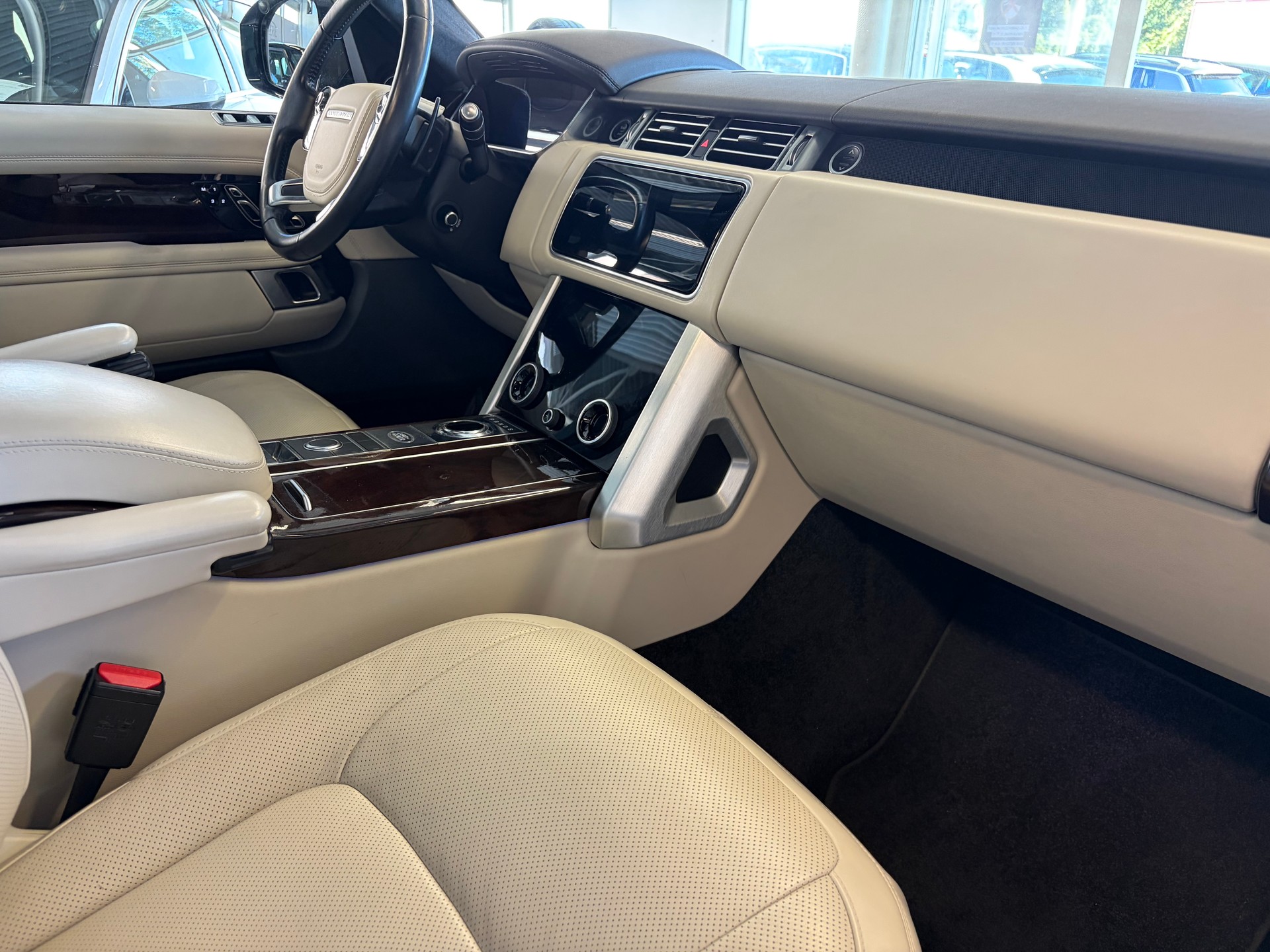 LAND ROVER Range Rover 3.0 SDV6 Vogue | CH | Leder Ivory | Pano | Standheizung | HeadUp | Drive Pro | Pixel-Laser | DAB+ |-image-23