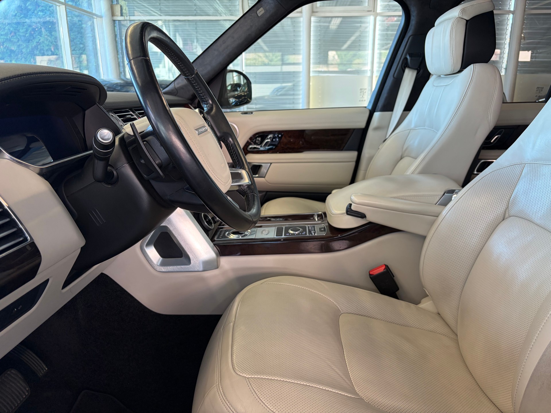 LAND ROVER Range Rover 3.0 SDV6 Vogue | CH | Leder Ivory | Pano | Standheizung | HeadUp | Drive Pro | Pixel-Laser | DAB+ |-image-9