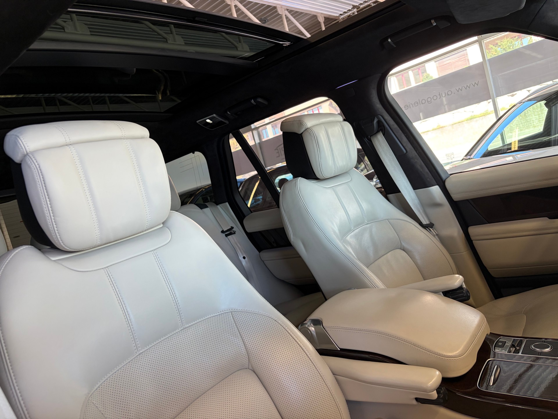 LAND ROVER Range Rover 3.0 SDV6 Vogue | CH | Leder Ivory | Pano | Standheizung | HeadUp | Drive Pro | Pixel-Laser | DAB+ |-image-24
