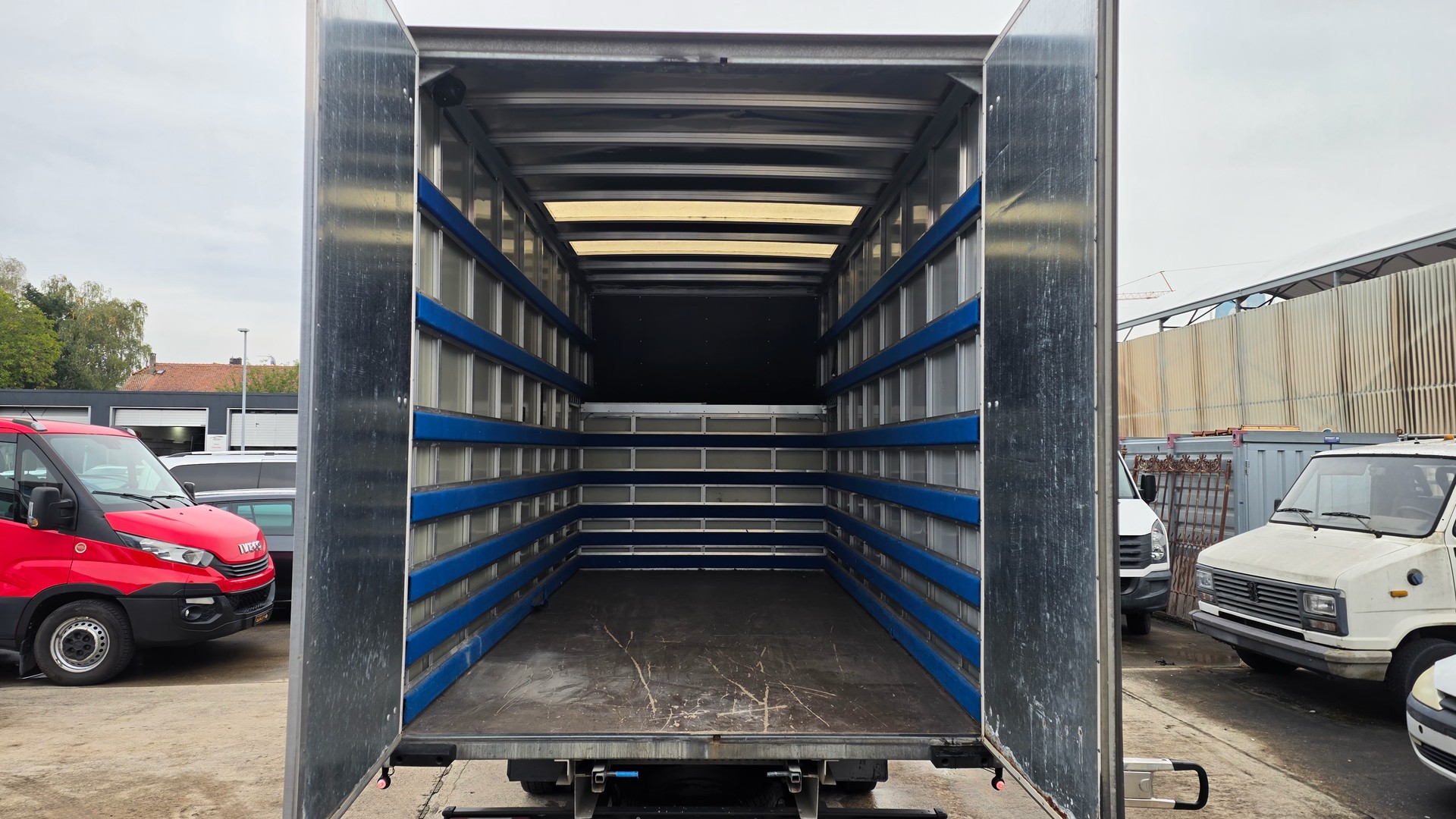 IVECO 35 C 21-image-3