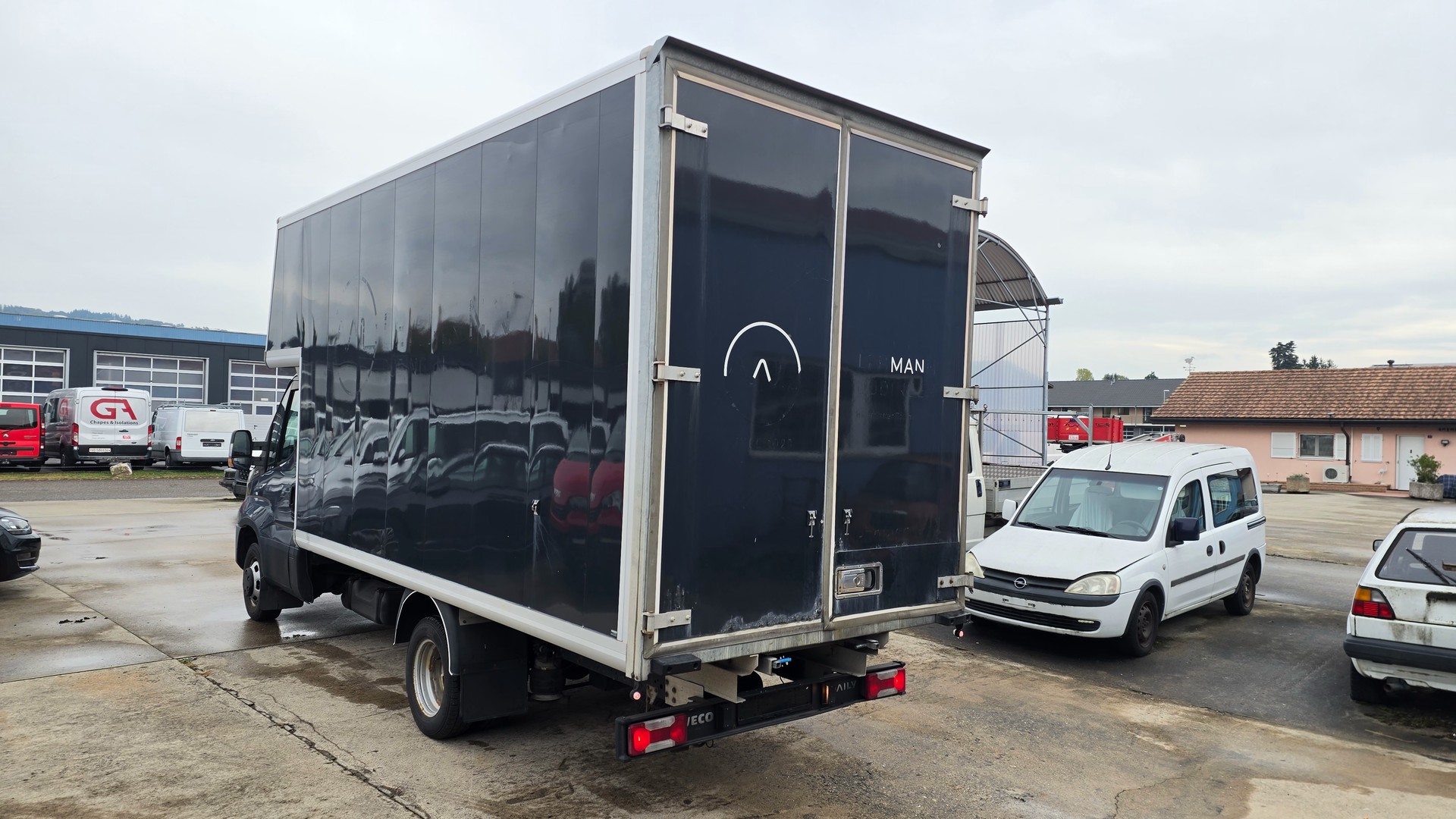 IVECO 35 C 21-image-1