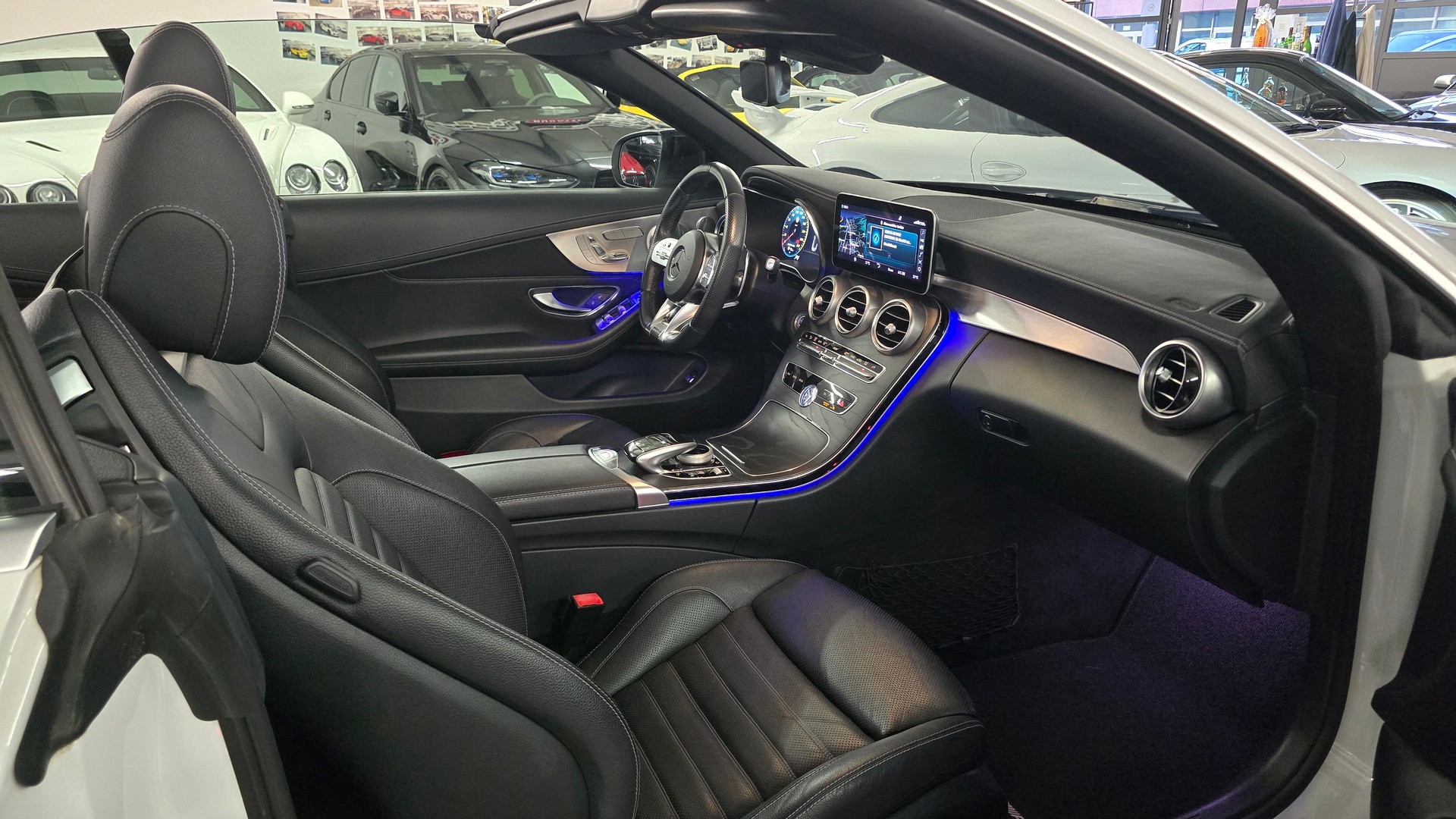 MERCEDES-BENZ C 43 Cabriolet AMG 4Matic 9G-Tronic-image-22