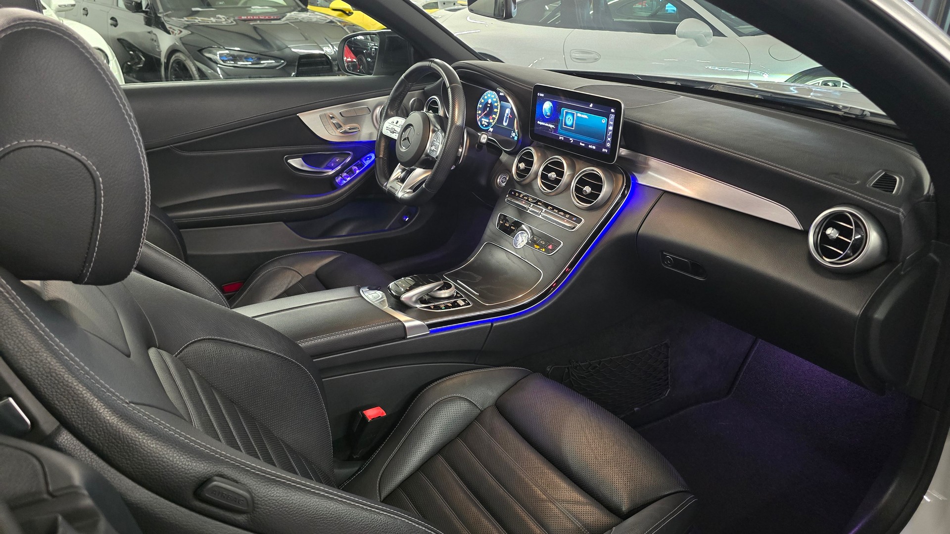 MERCEDES-BENZ C 43 Cabriolet AMG 4Matic 9G-Tronic-image-19