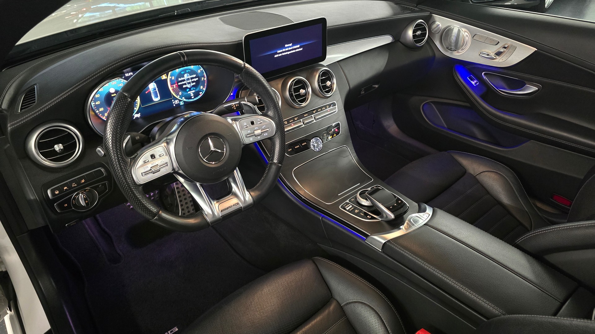 MERCEDES-BENZ C 43 Cabriolet AMG 4Matic 9G-Tronic-image-17