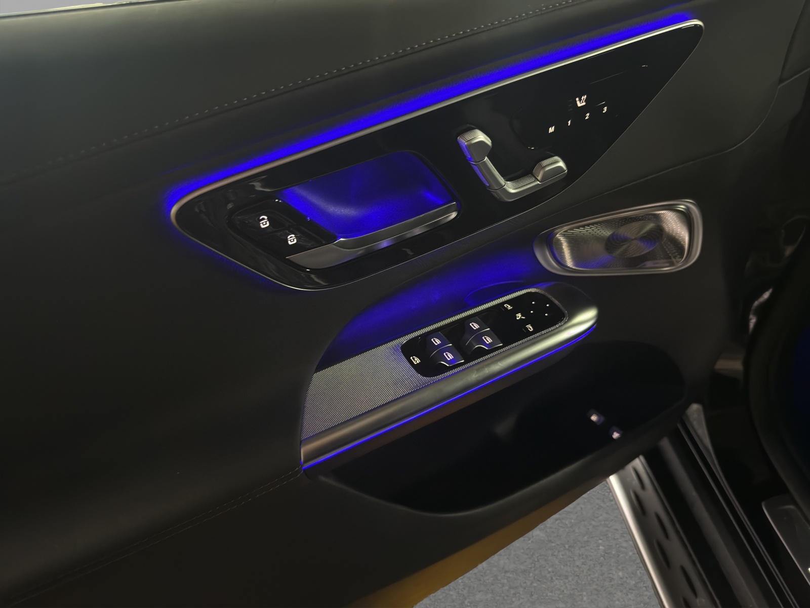 MERCEDES-BENZ GLE 400 e EQ Hybrid 4Matic 9G-Tronic EQ Star-image-12