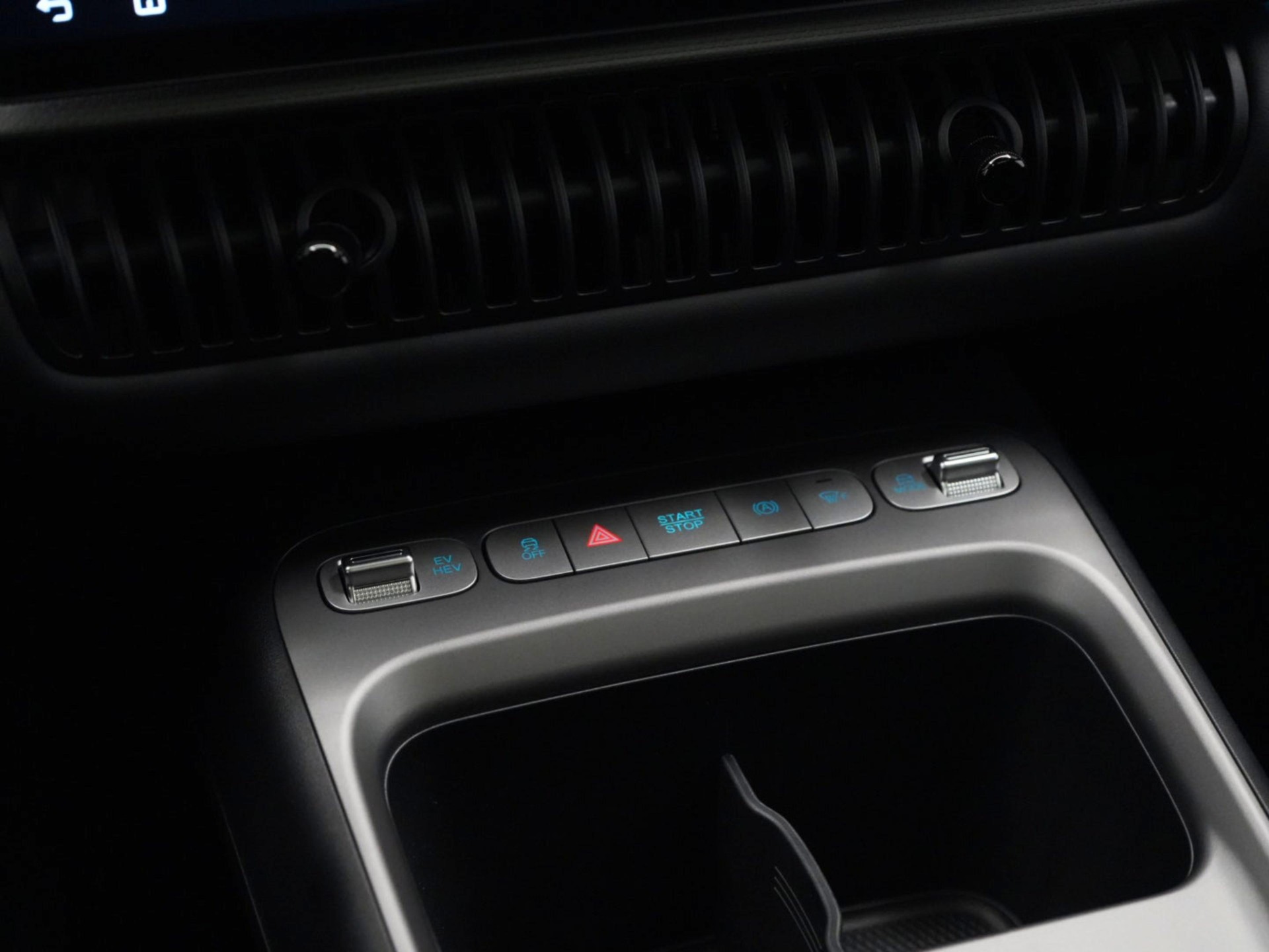 BYD Dolphin G DM-i Comfort-image-21