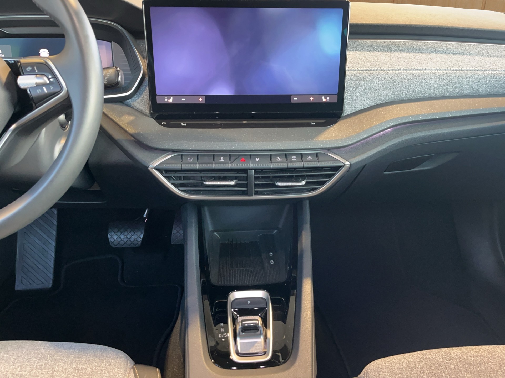 SKODA Octavia Combi 2.0 TDI DSG Selection-image-13
