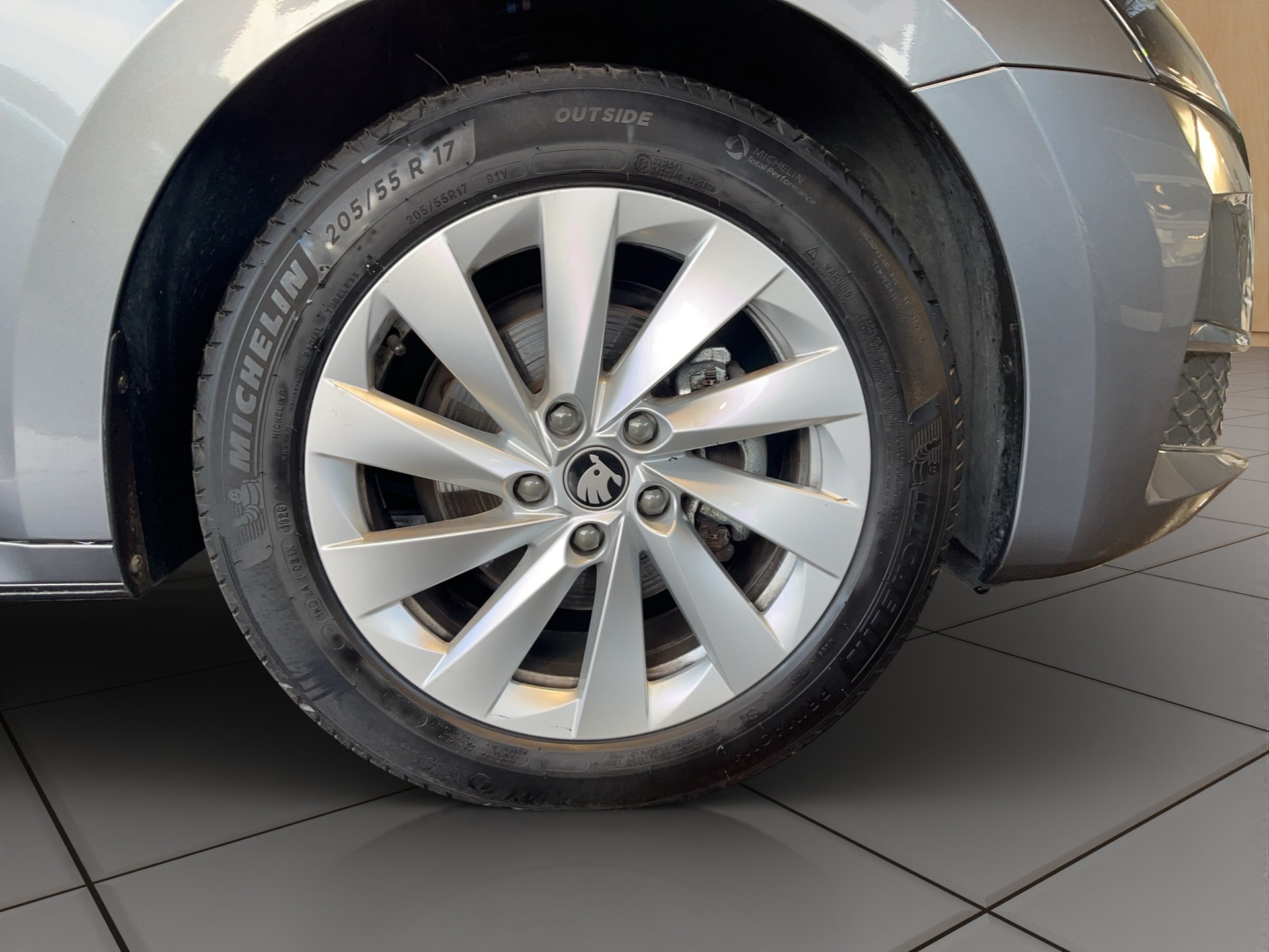 SKODA Octavia Combi 2.0 TDI DSG Selection-image-19
