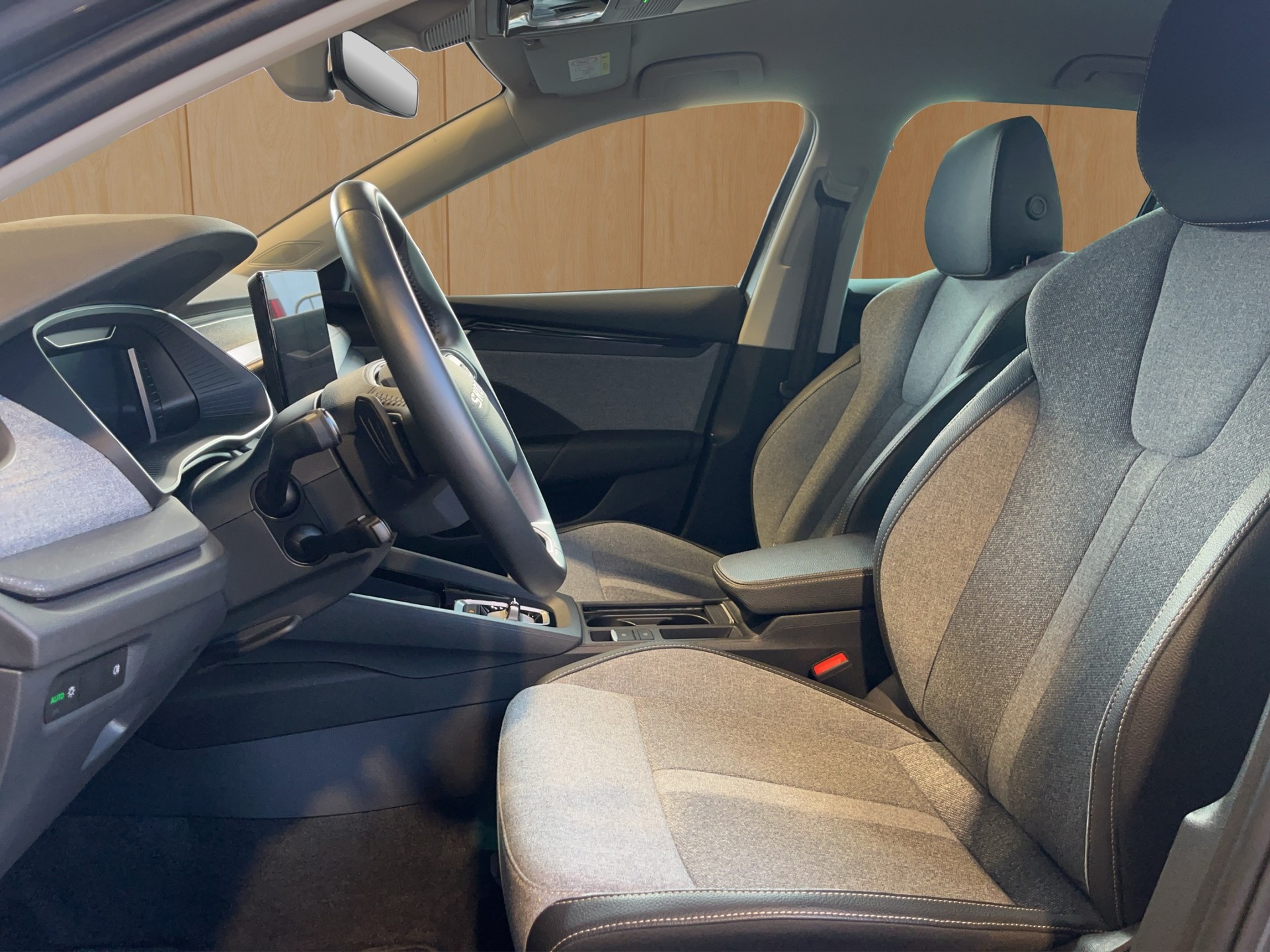 SKODA Octavia Combi 2.0 TDI DSG Selection-image-7