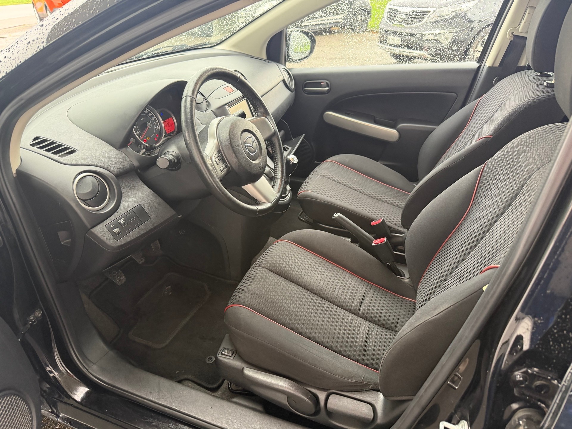 MAZDA 2 1.3i 16V Motion-image-6