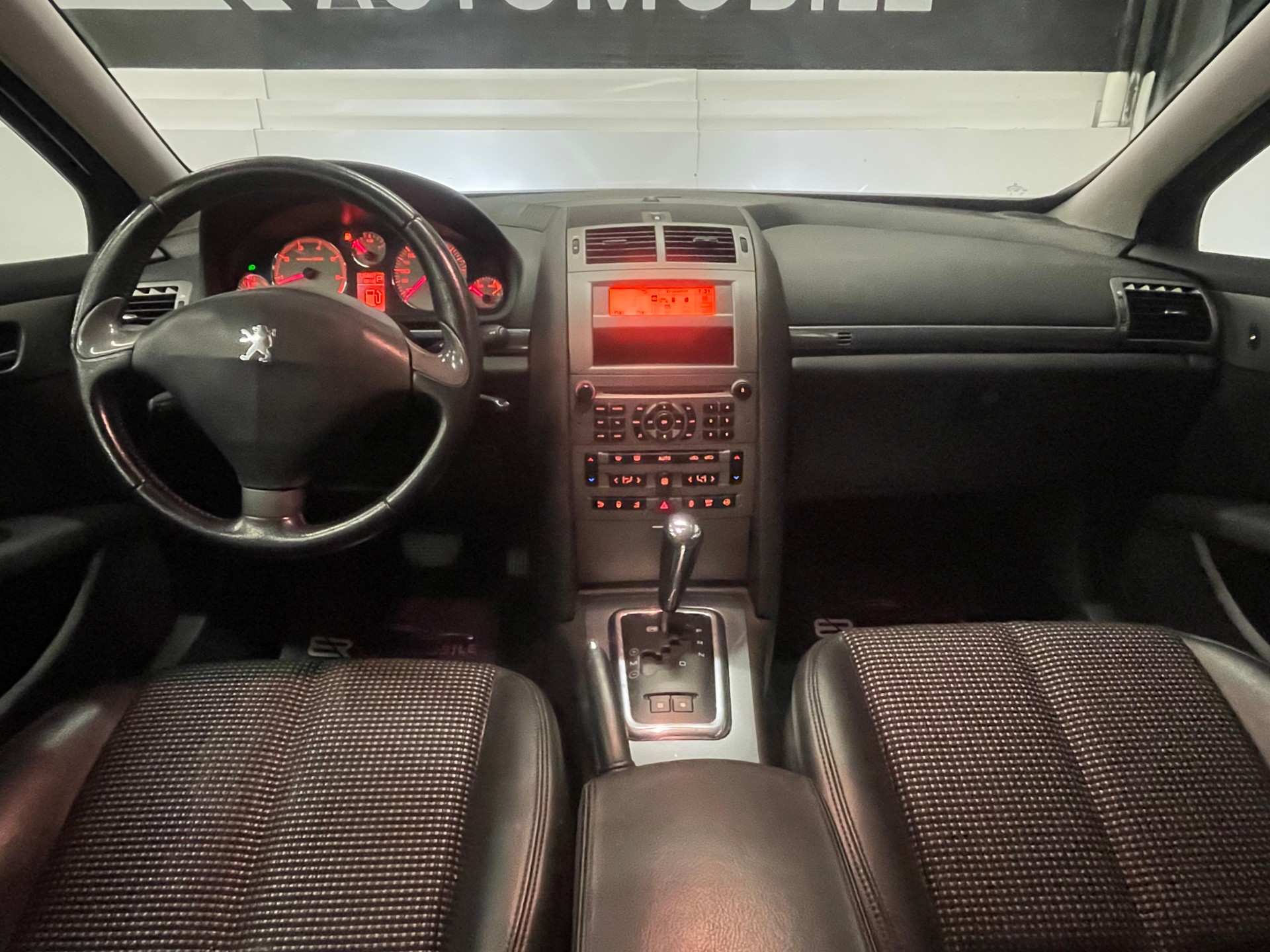 PEUGEOT 407 3.0 SV Executive Automatic-image-10
