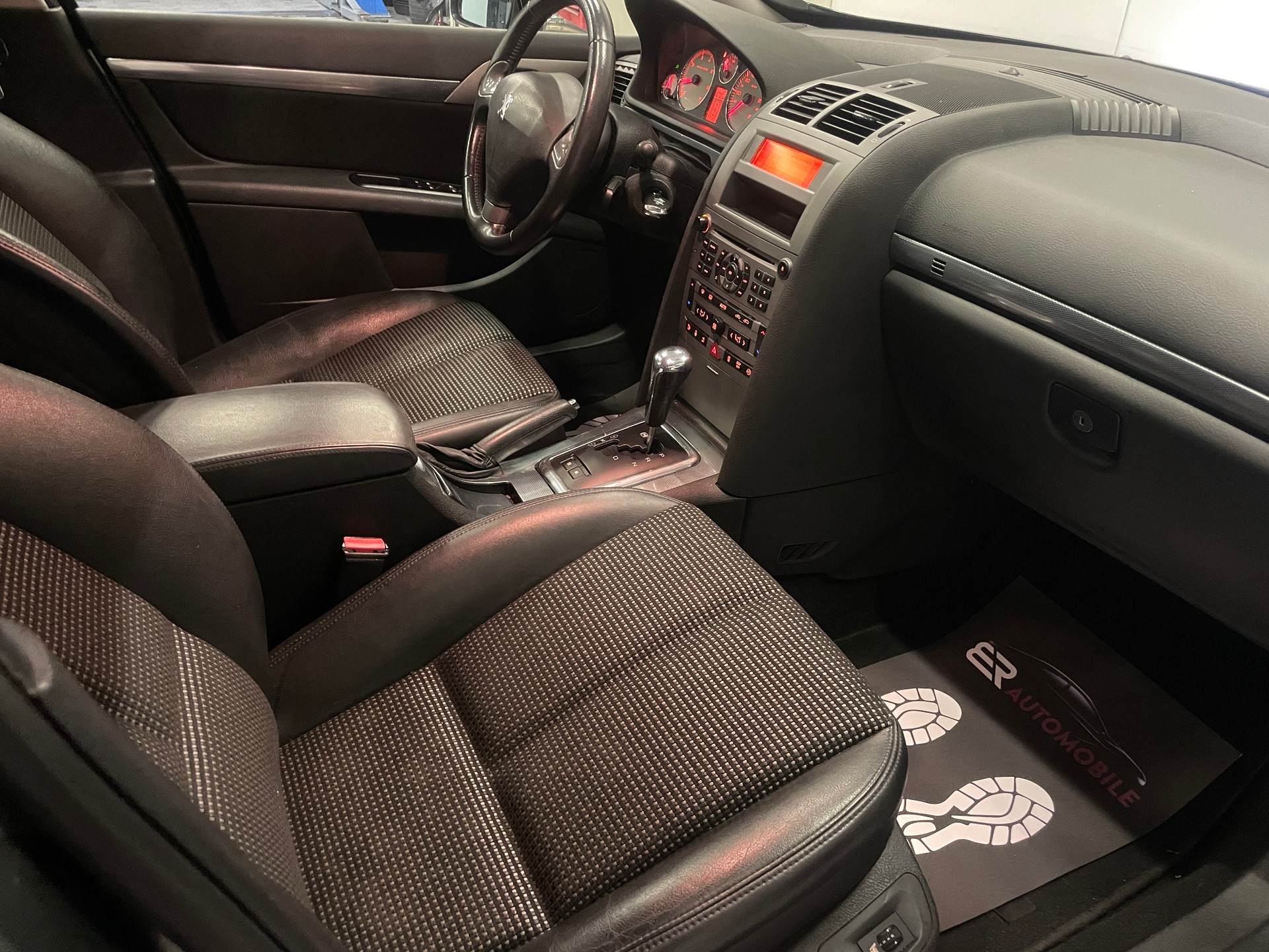PEUGEOT 407 3.0 SV Executive Automatic-image-9