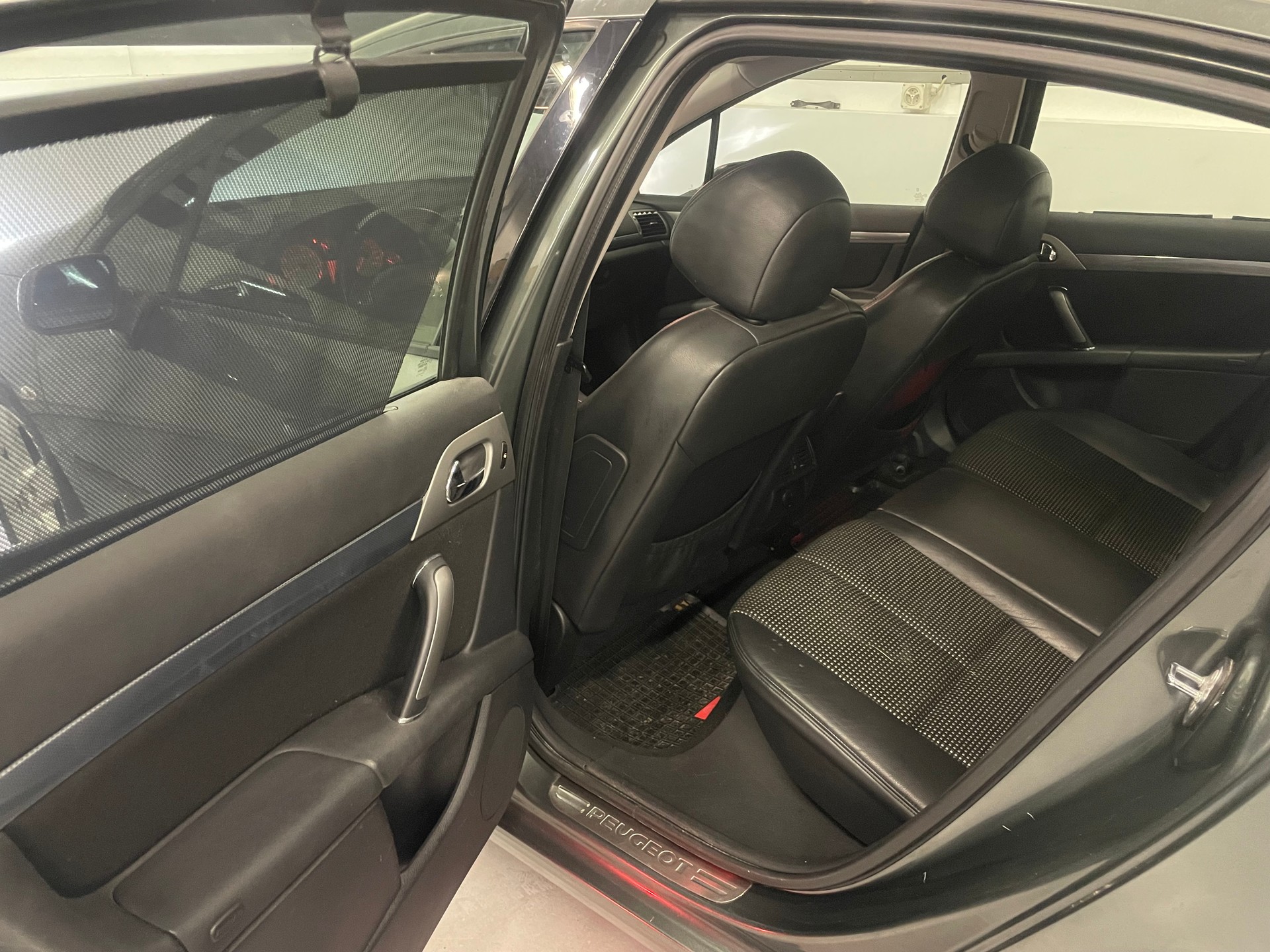 PEUGEOT 407 3.0 SV Executive Automatic-image-14