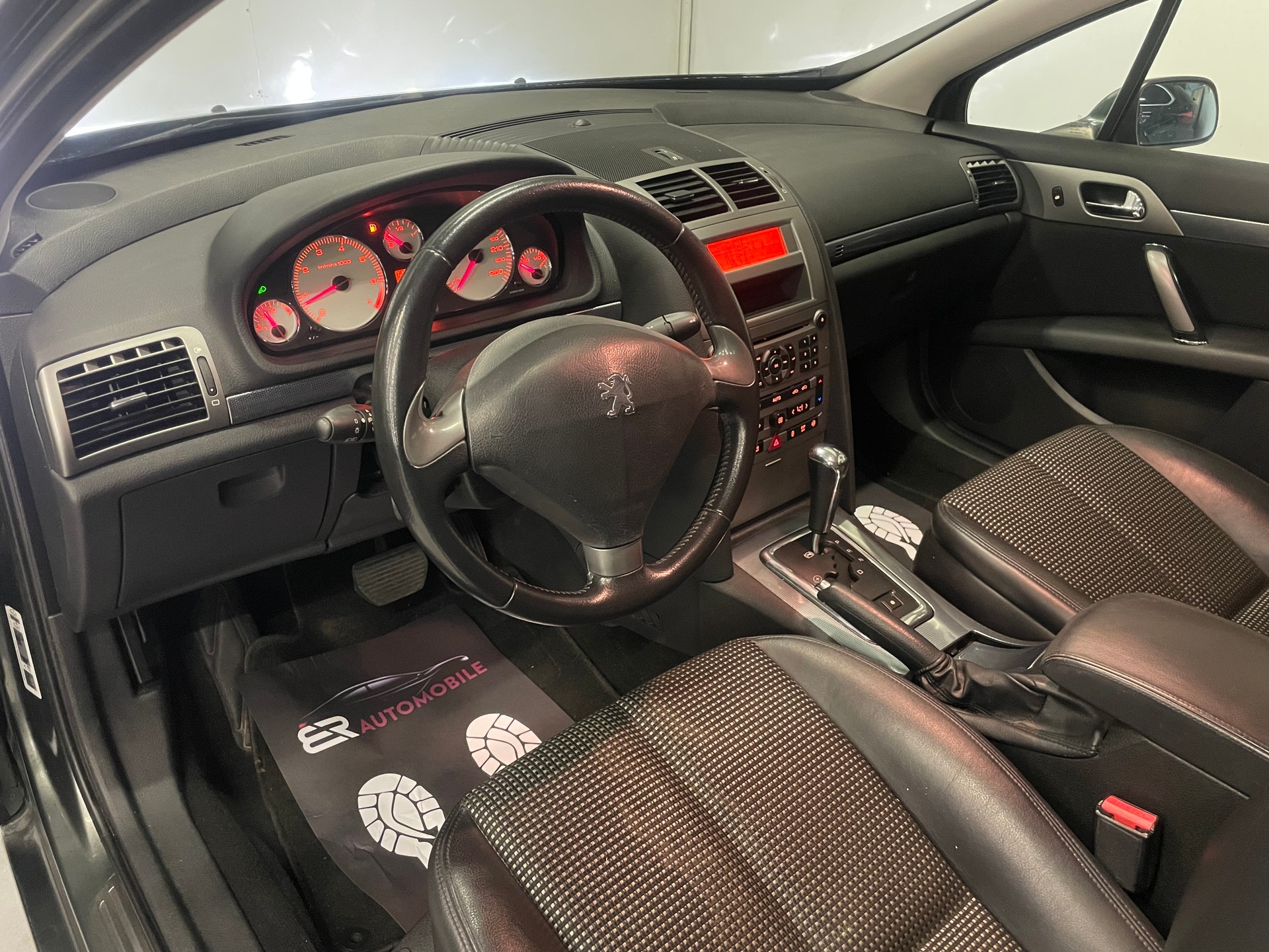 PEUGEOT 407 3.0 SV Executive Automatic-image-8