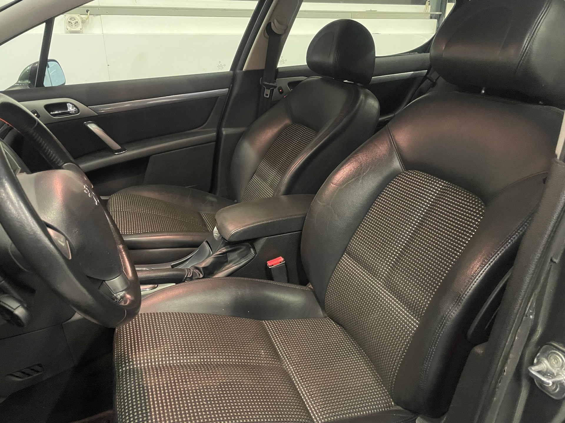 PEUGEOT 407 3.0 SV Executive Automatic-image-12
