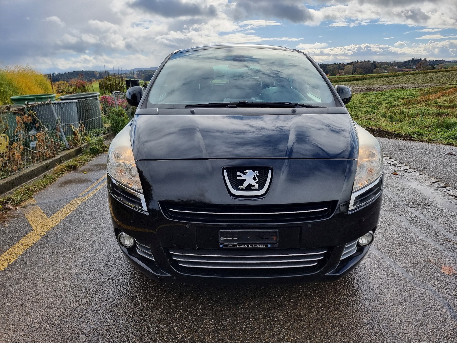 PEUGEOT 5008 1.6 HDI Business EGS6-image-1