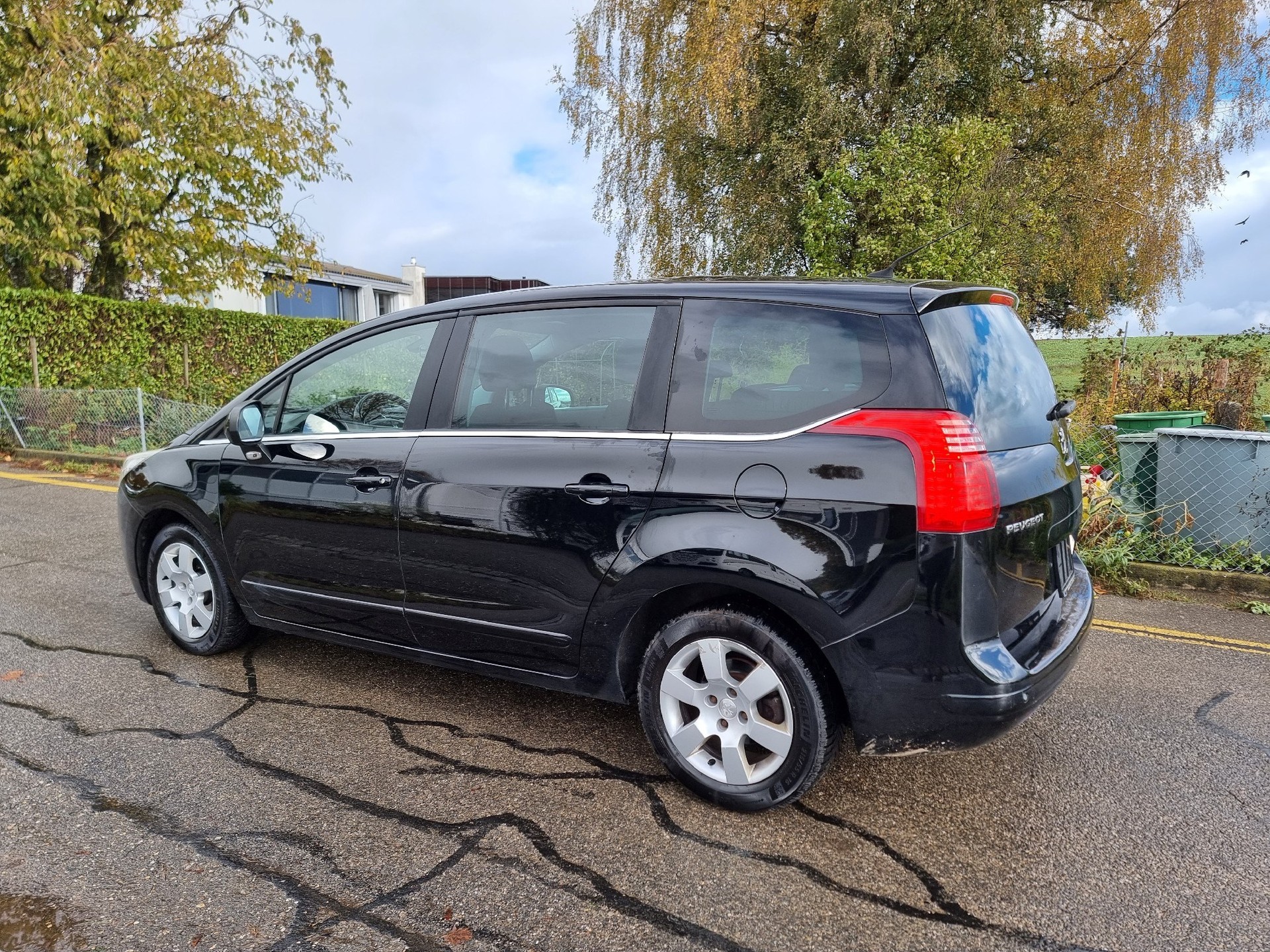 PEUGEOT 5008 1.6 HDI Business EGS6-image-4