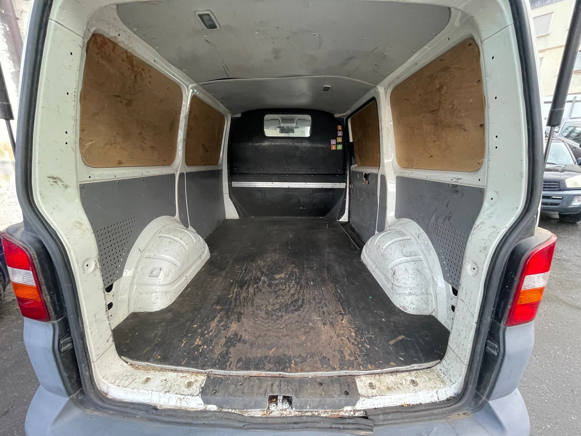 VW T5 1.9 TDI PD Entry-image-14