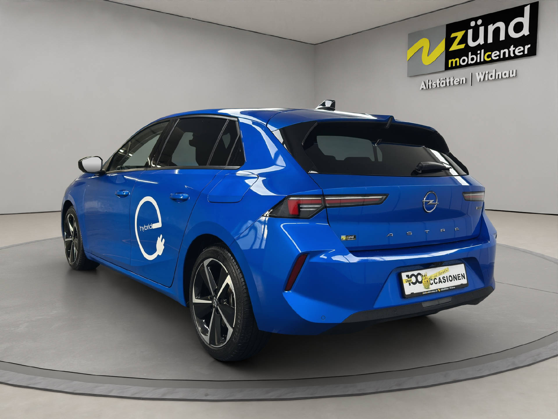 OPEL Astra 1.6 T PHEV 180PS Automat Swiss-image-2