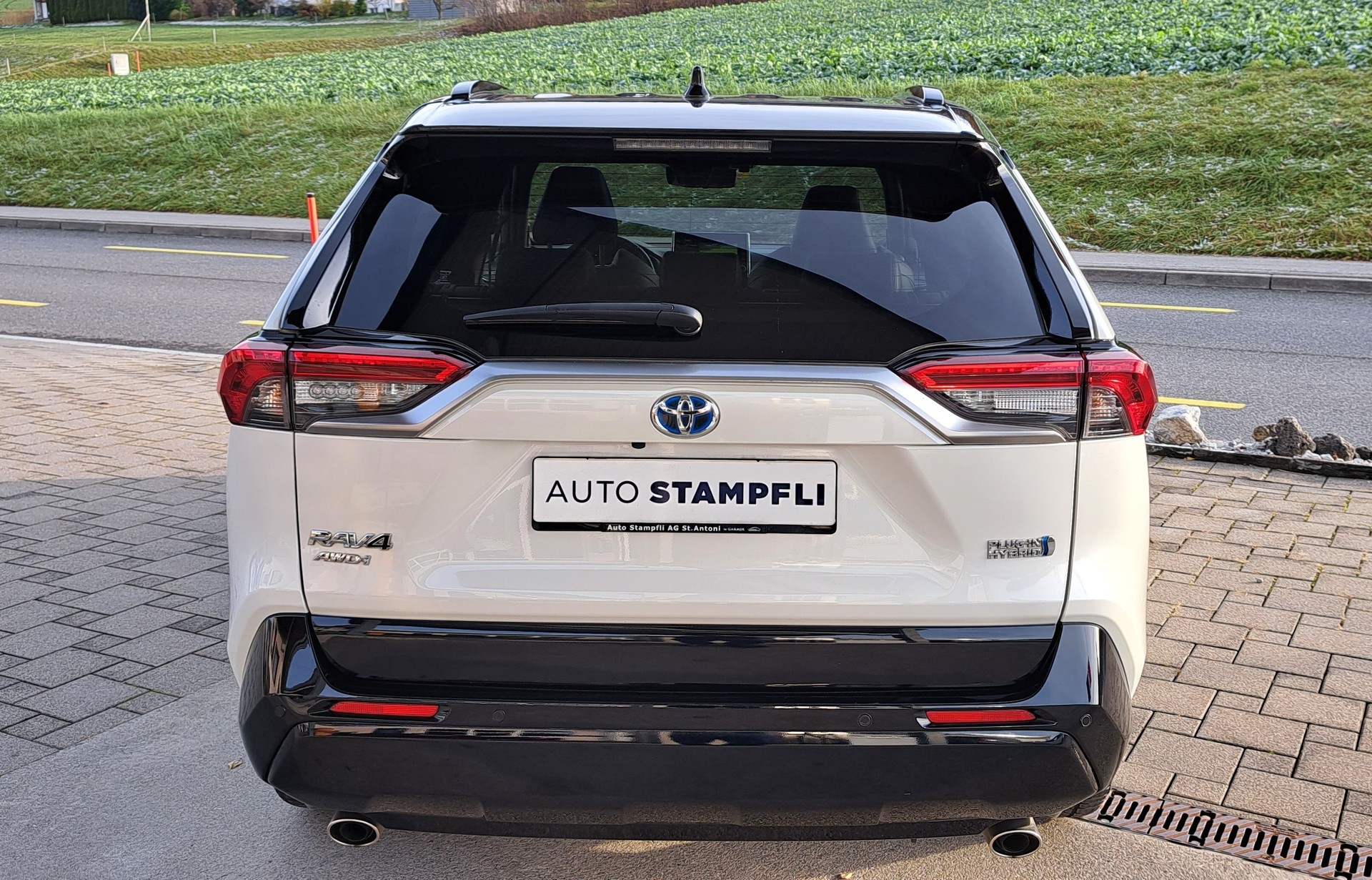 TOYOTA RAV-4 2.5 PHEV Platinum e-CVT 4WD-image-3