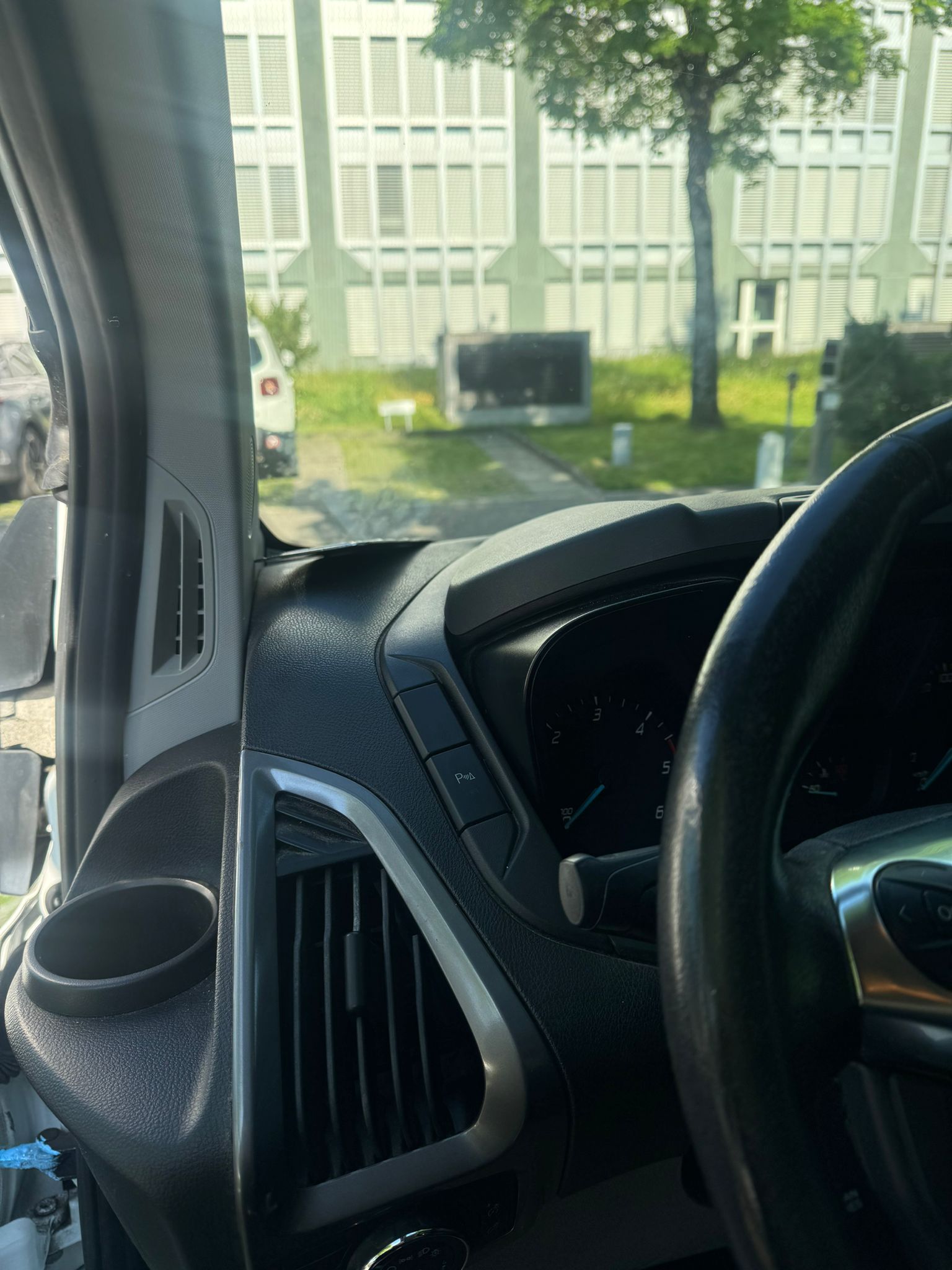 FORD Transit Custom Van 310 L2H1 Limited-image-9