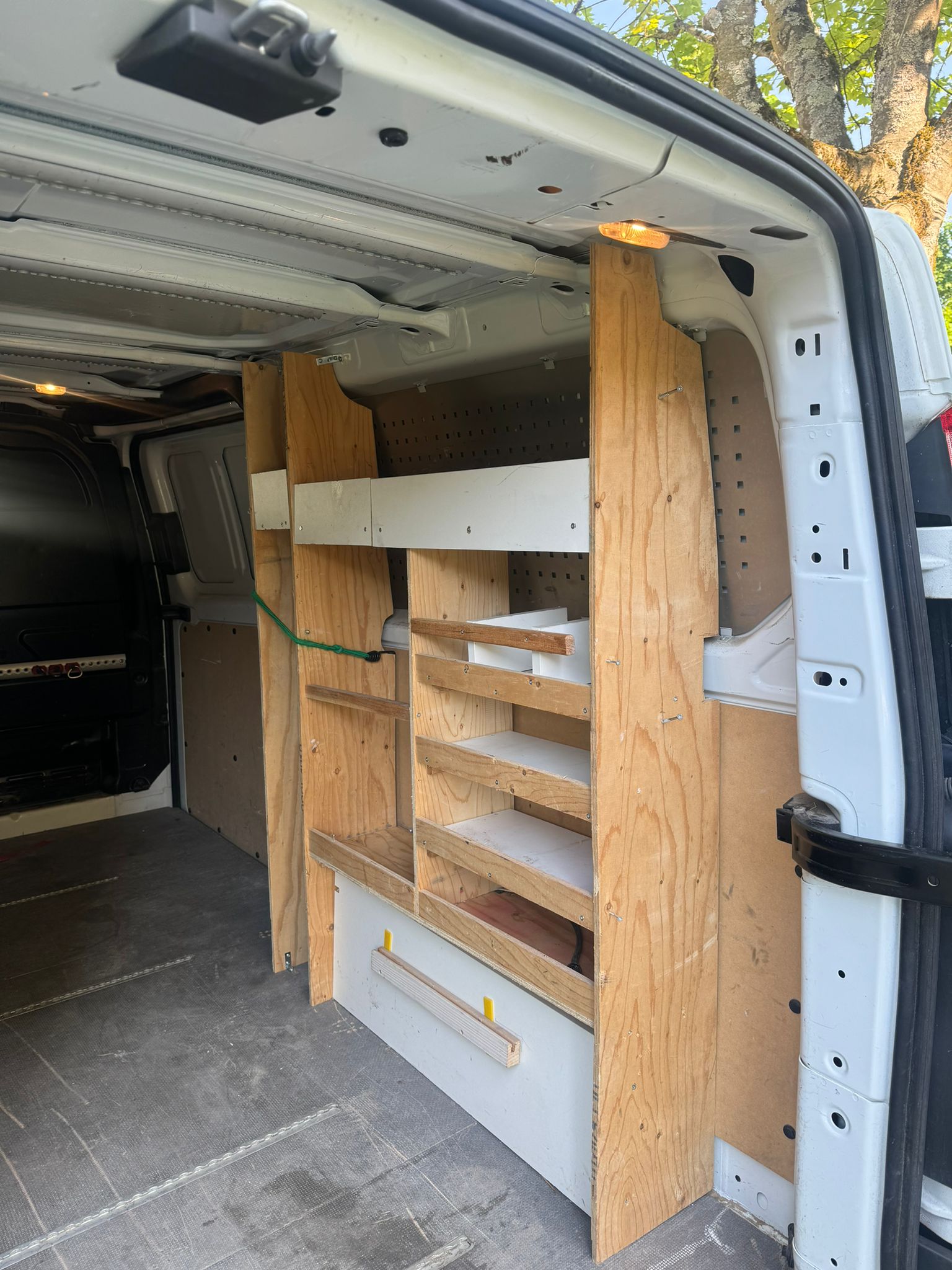 FORD Transit Custom Van 310 L2H1 Limited-image-6