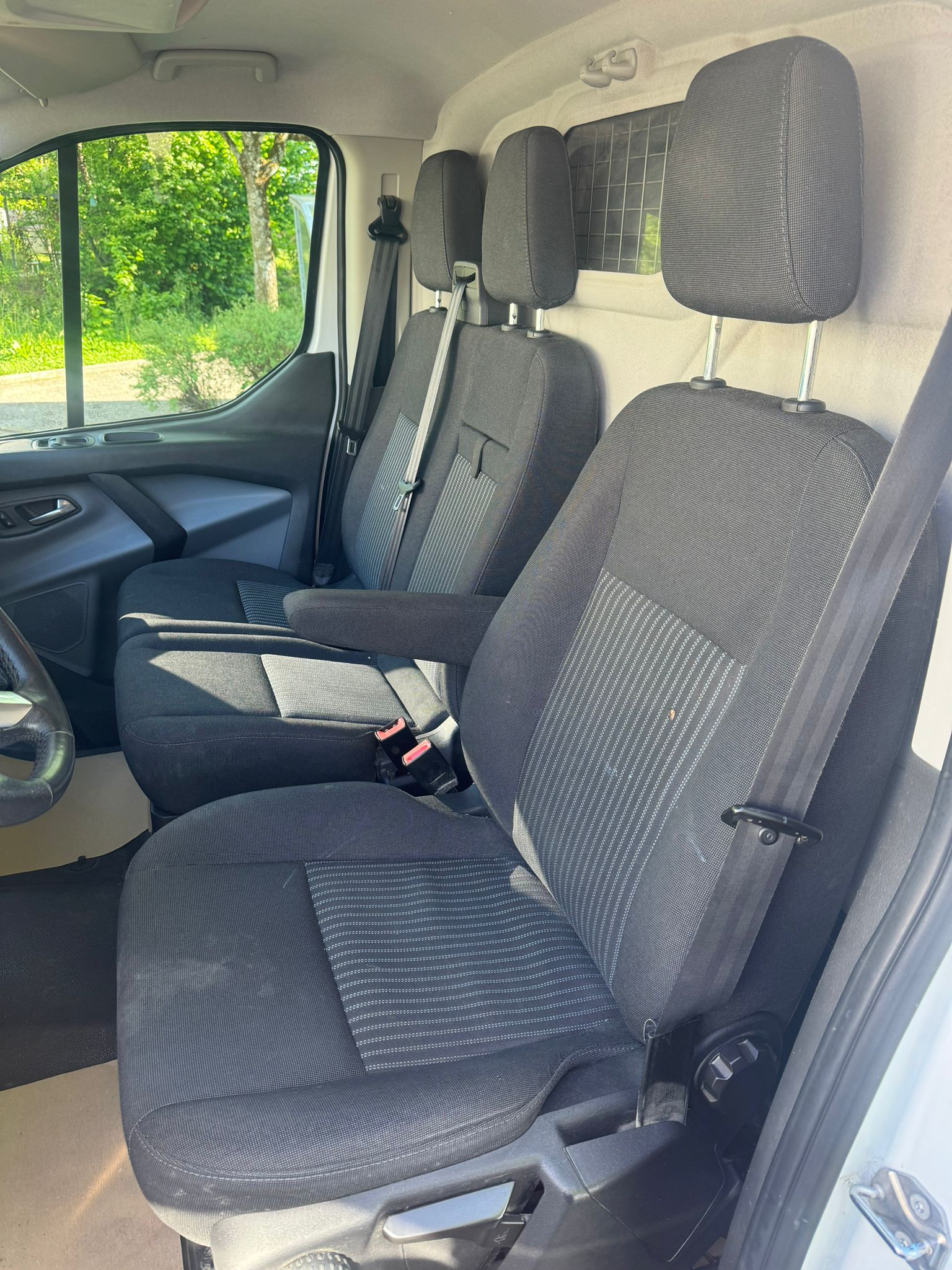 FORD Transit Custom Van 310 L2H1 Limited-image-12