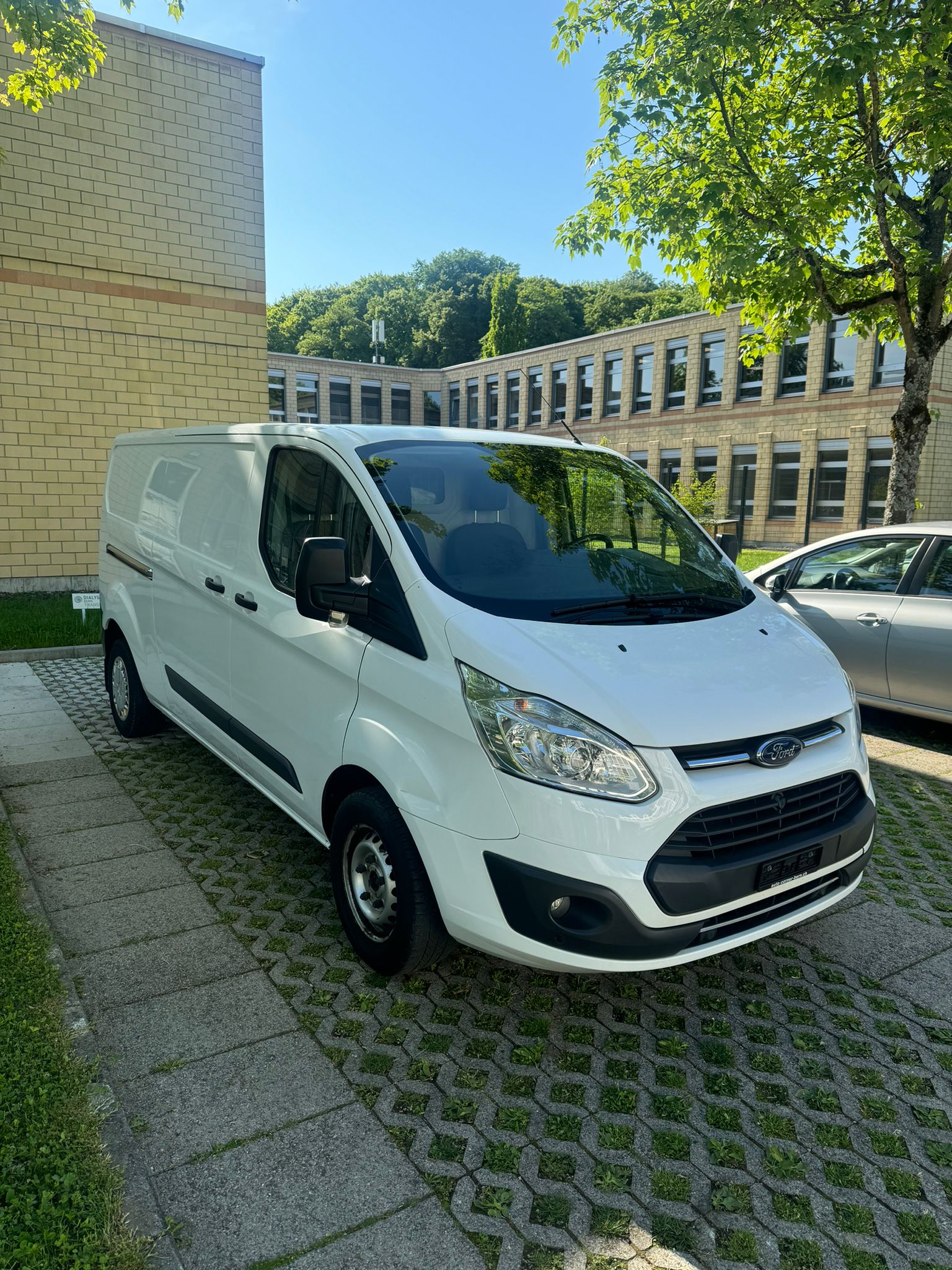 FORD Transit Custom Van 310 L2H1 Limited-image-4