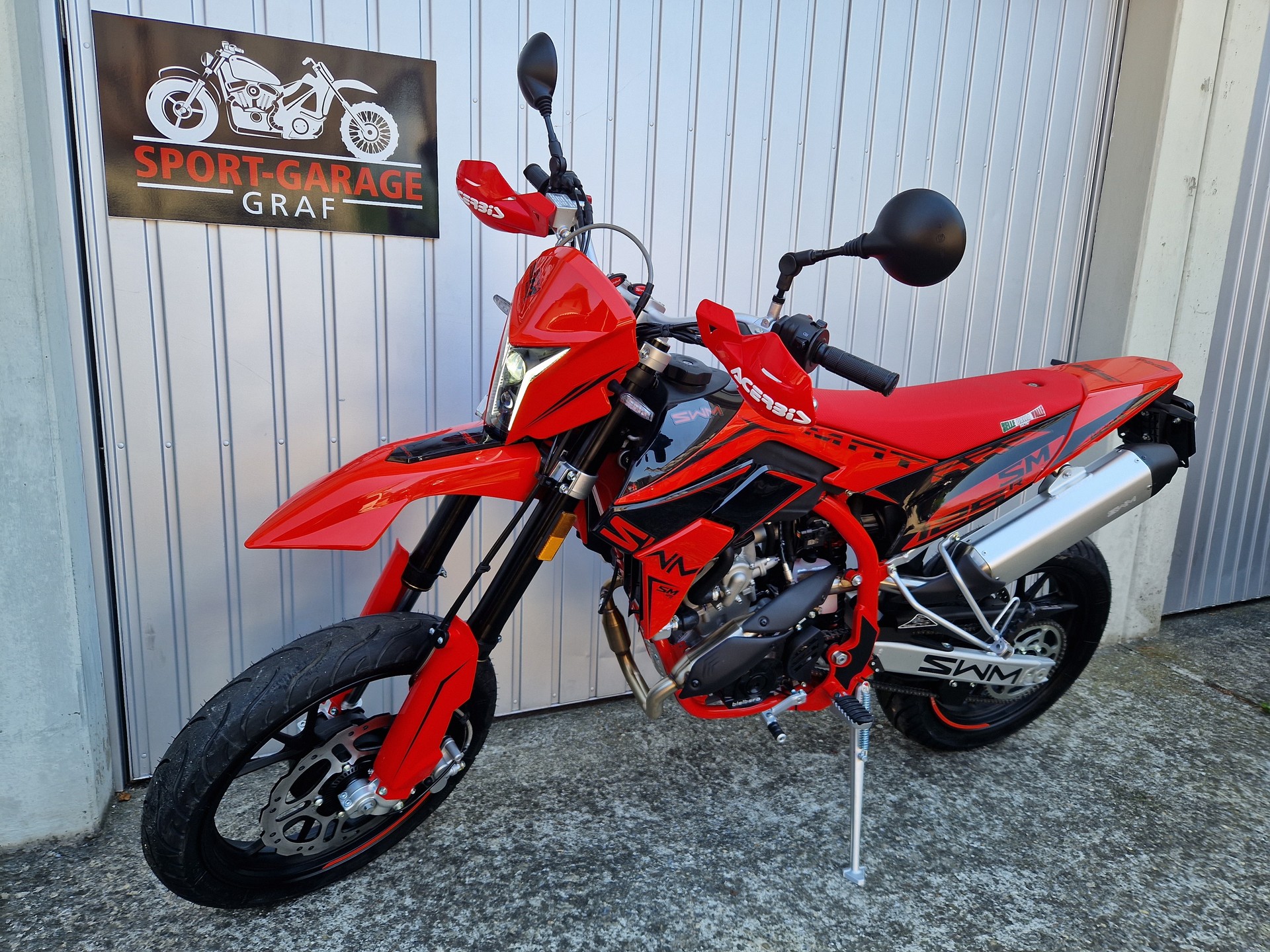 SWM Swm 125 SM GPR Version-showroom-element-1