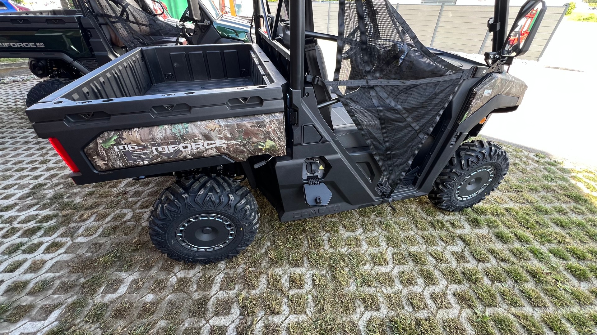 CF MOTO Uforce U6 EV-image-6